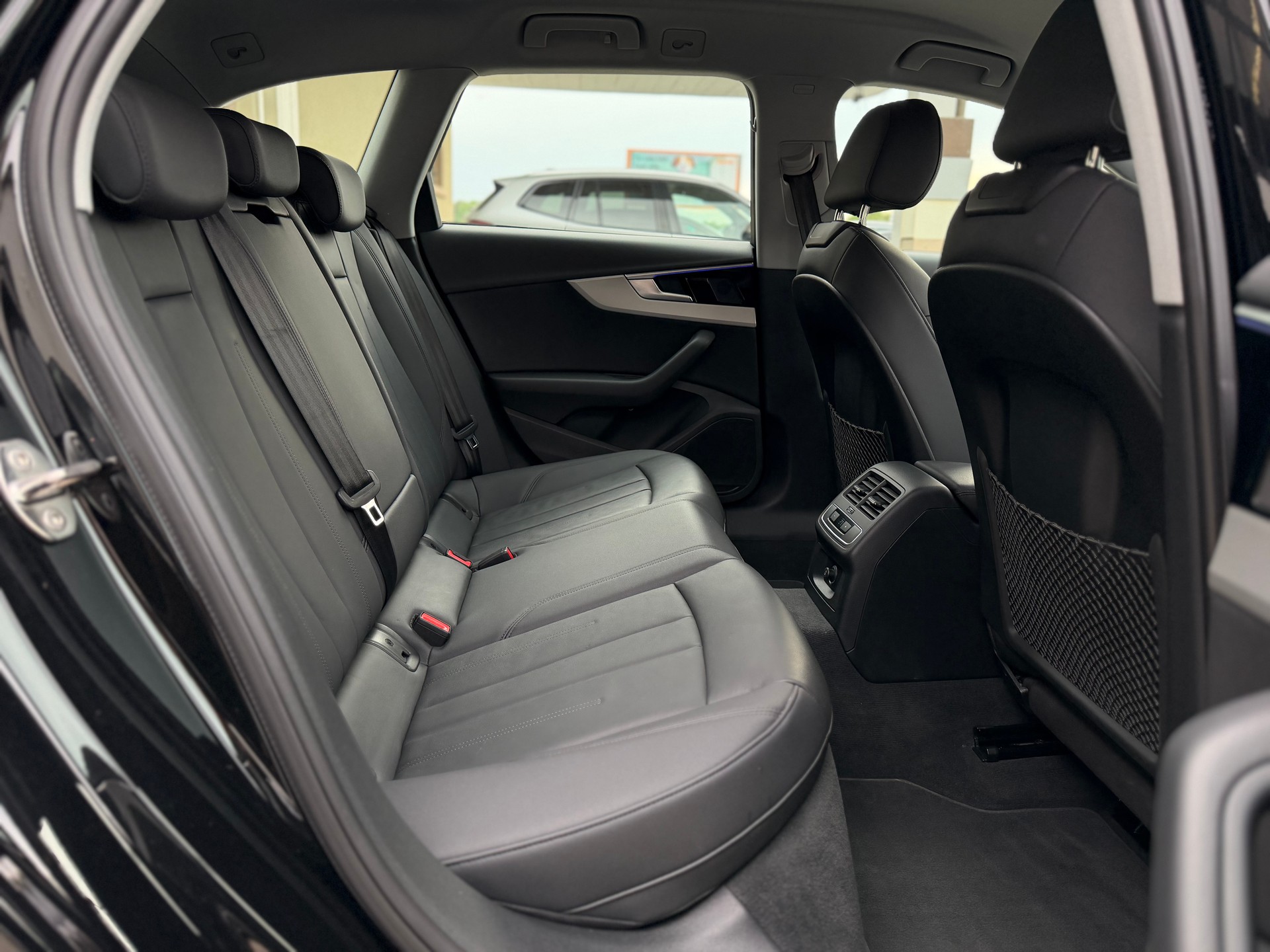AUDI A4 Avant 40 TDI advanced Attraction quattro S-tronic-image-12