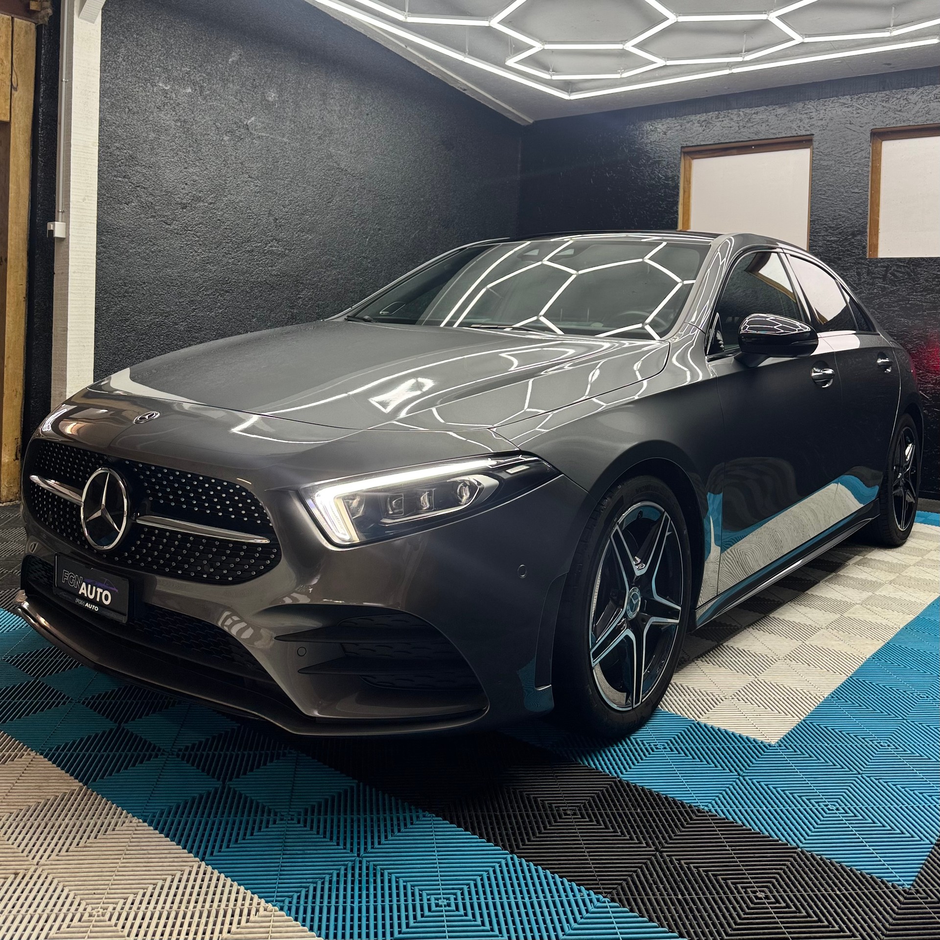 MERCEDES-BENZ A 250 4Matic AMG Line 4Matic 7G-DCT-image-2