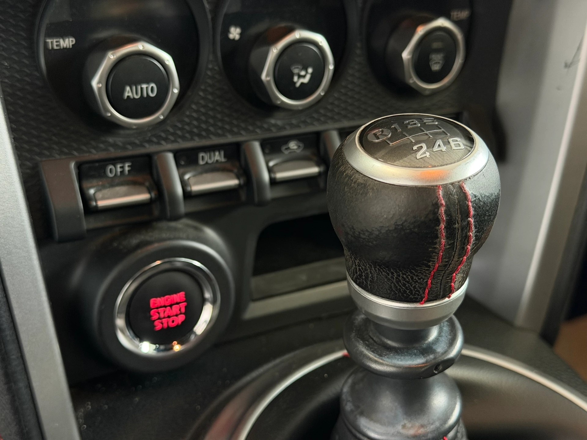 TOYOTA GT 86 2.0 D-4S Sport-image-14