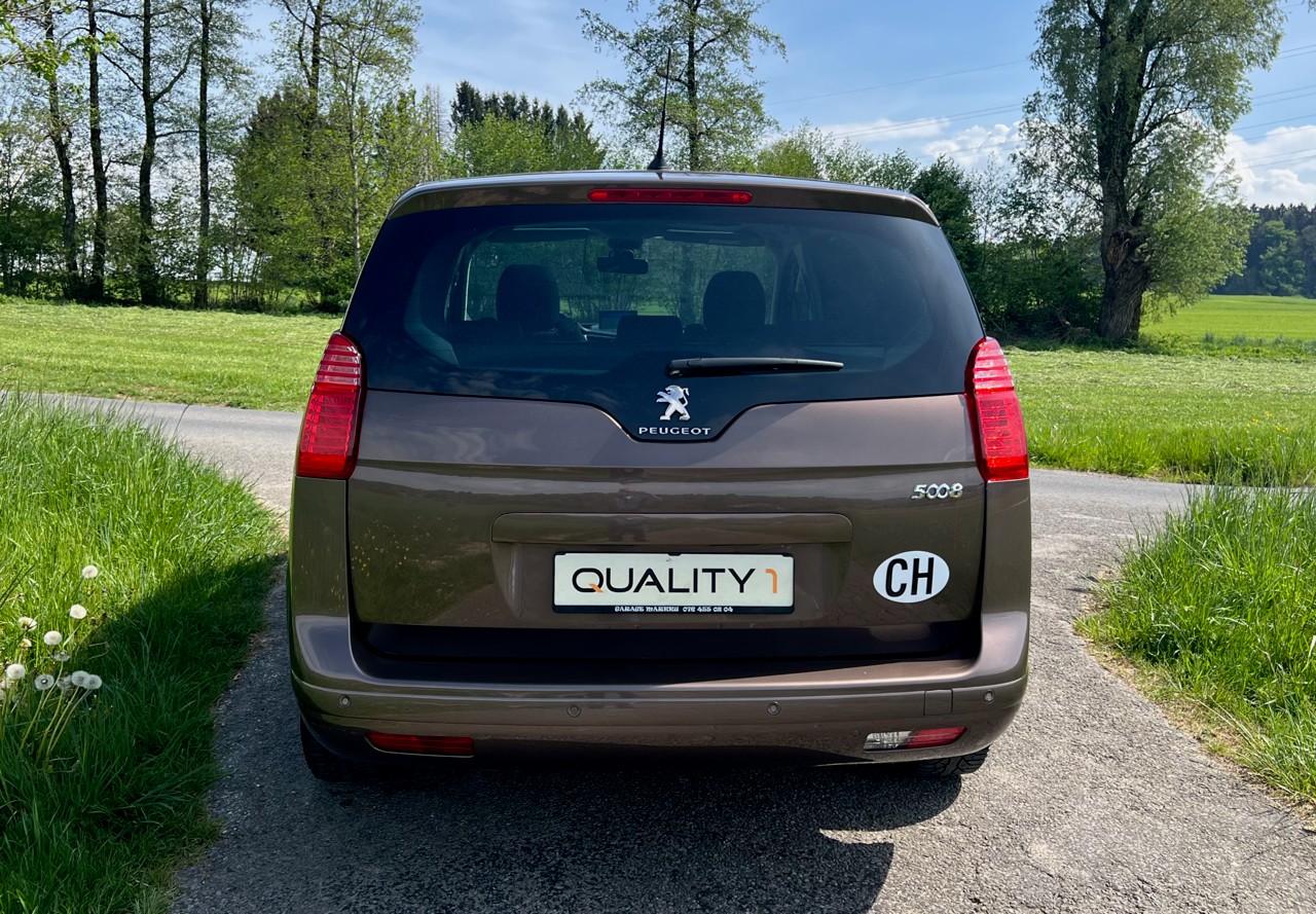 PEUGEOT 5008 1.6 16V VTI Active-image-1