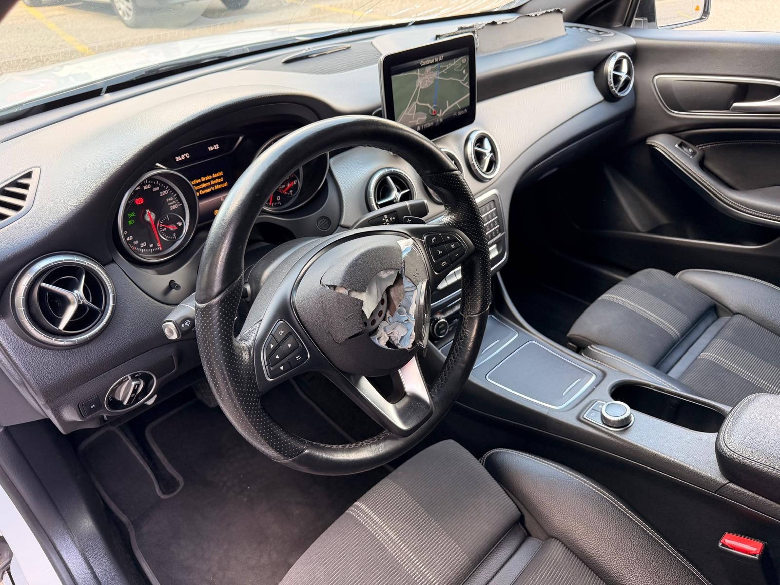 MERCEDES-BENZ CLA Shooting Brake 200 Night Star 7G-DCT-image-8