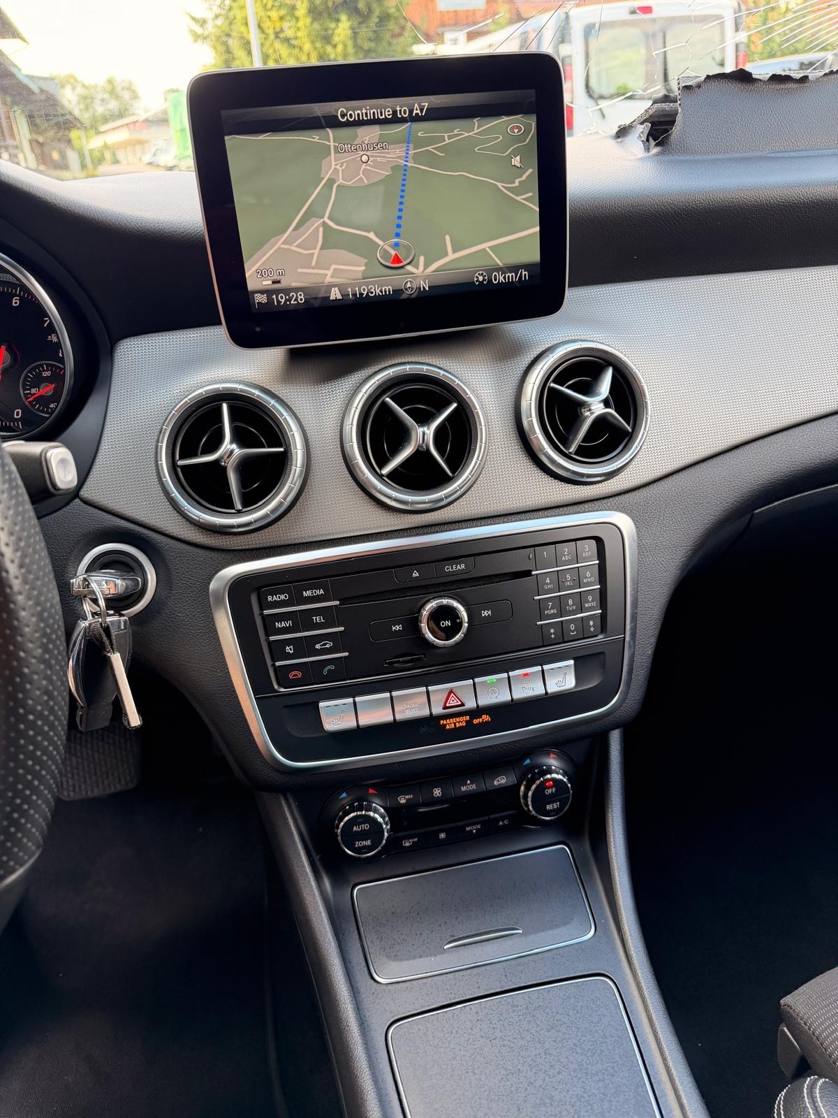 MERCEDES-BENZ CLA Shooting Brake 200 Night Star 7G-DCT-image-13