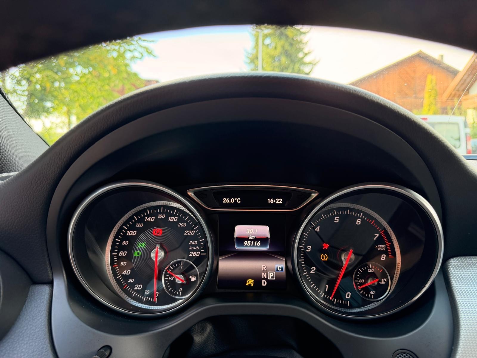 MERCEDES-BENZ CLA Shooting Brake 200 Night Star 7G-DCT-image-14