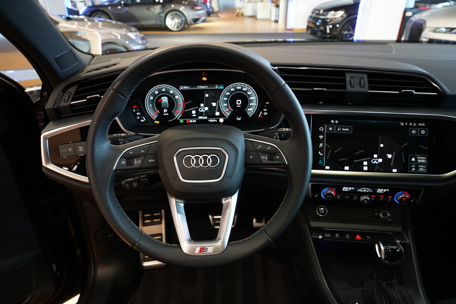 AUDI Q3 Sportback 45 TFSI S line quattro S-tronic-image-15