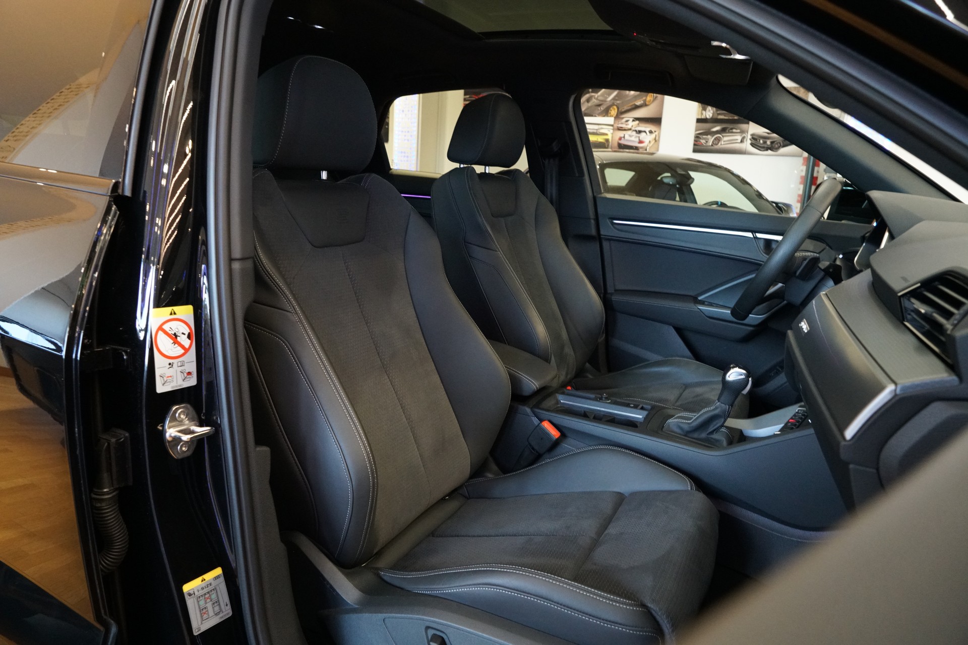 AUDI Q3 Sportback 45 TFSI S line quattro S-tronic-image-24