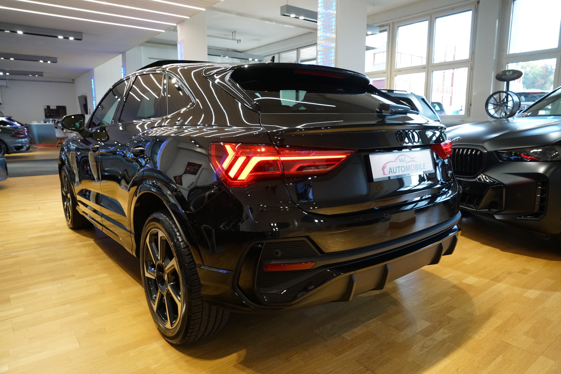 AUDI Q3 Sportback 45 TFSI S line quattro S-tronic-image-4