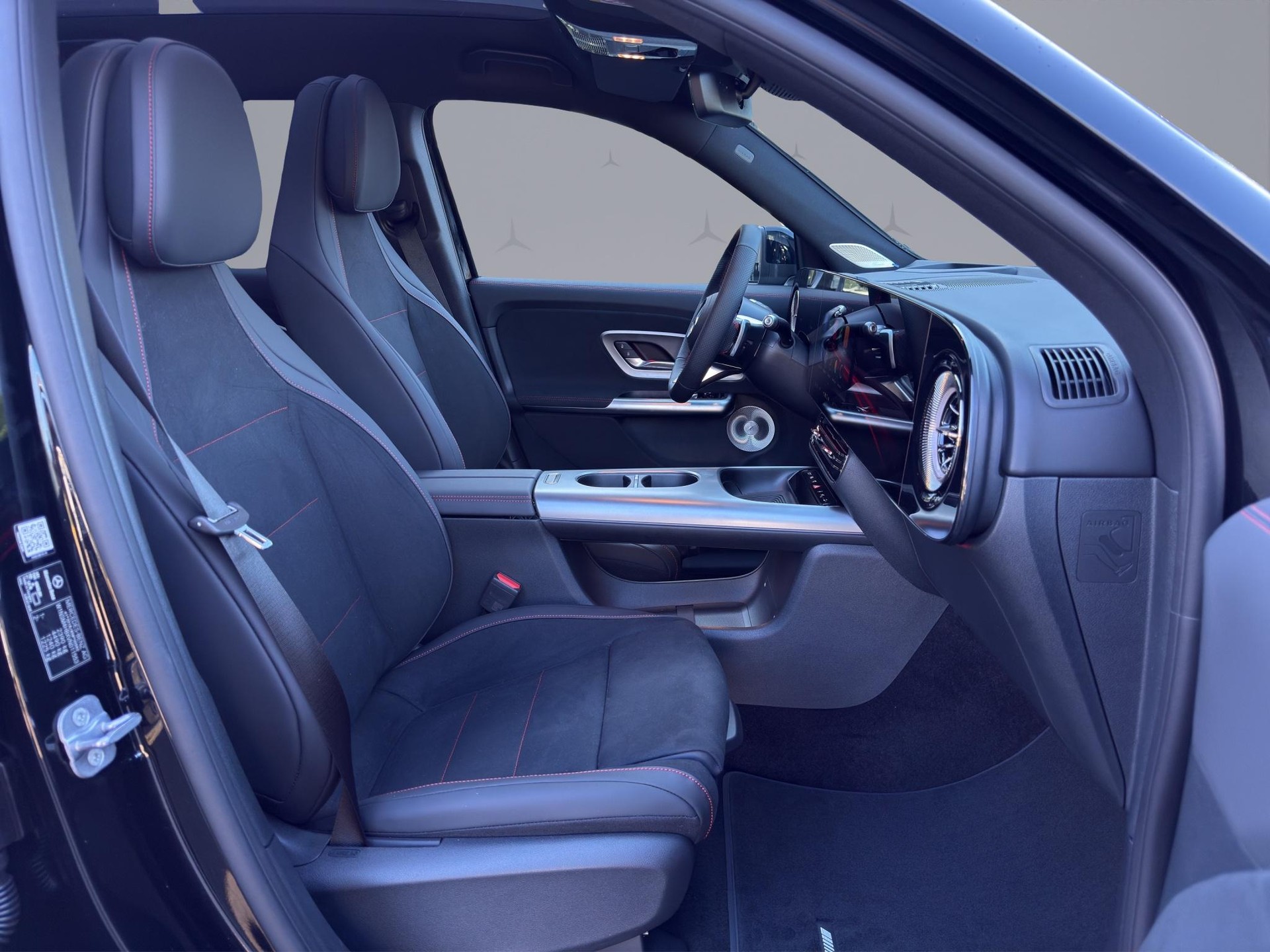 MERCEDES-BENZ GLB 220 4matic-image-15