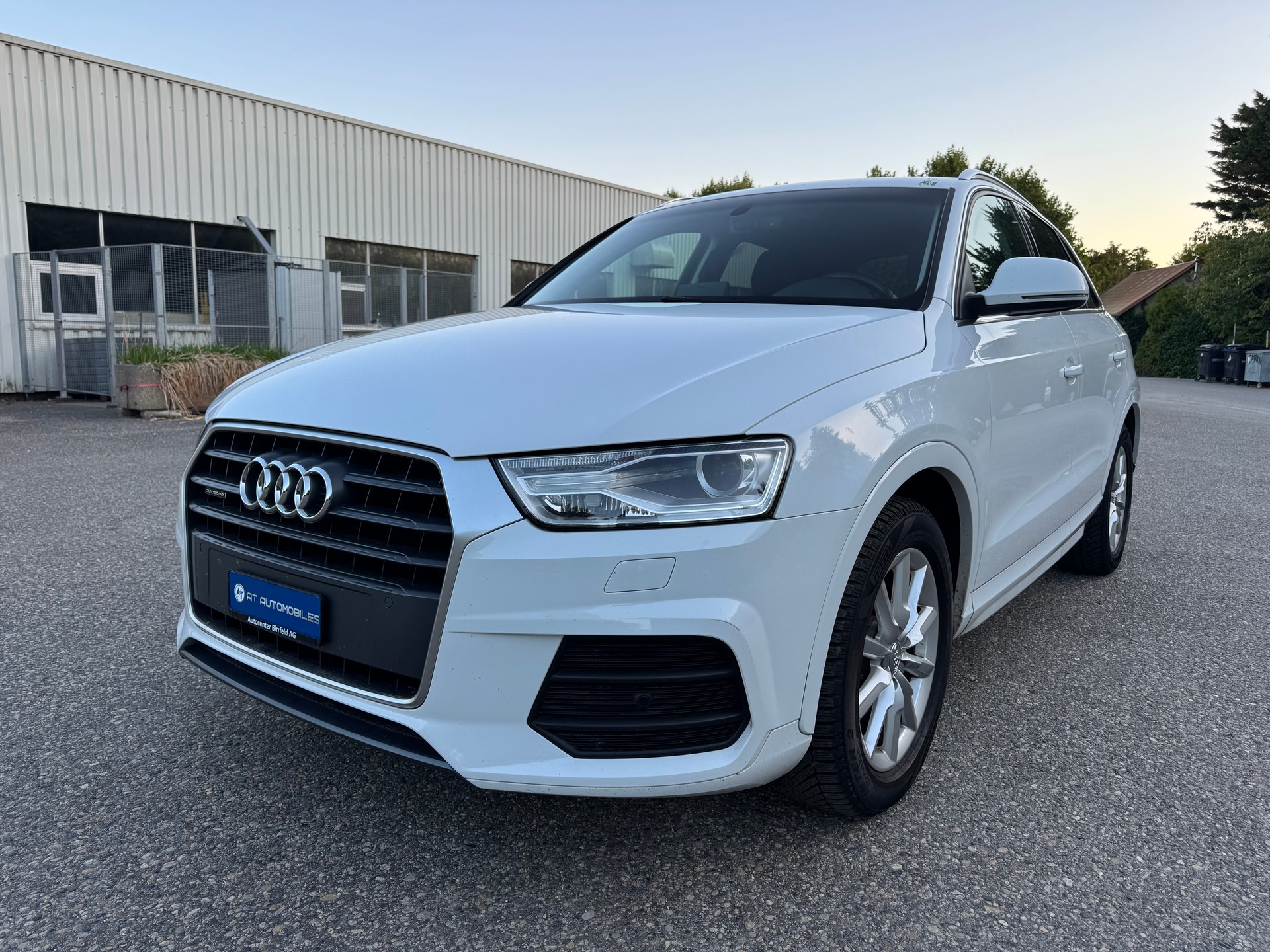 AUDI Q3 2.0 TDI quattro S-tronic-image-1