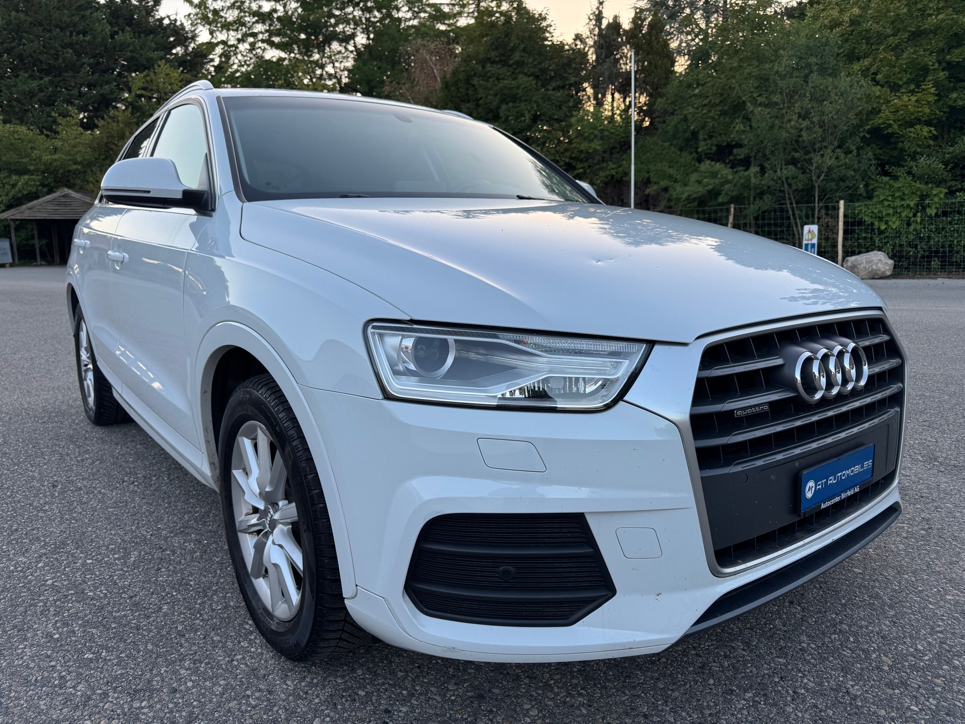 AUDI Q3 2.0 TDI quattro S-tronic-image-4