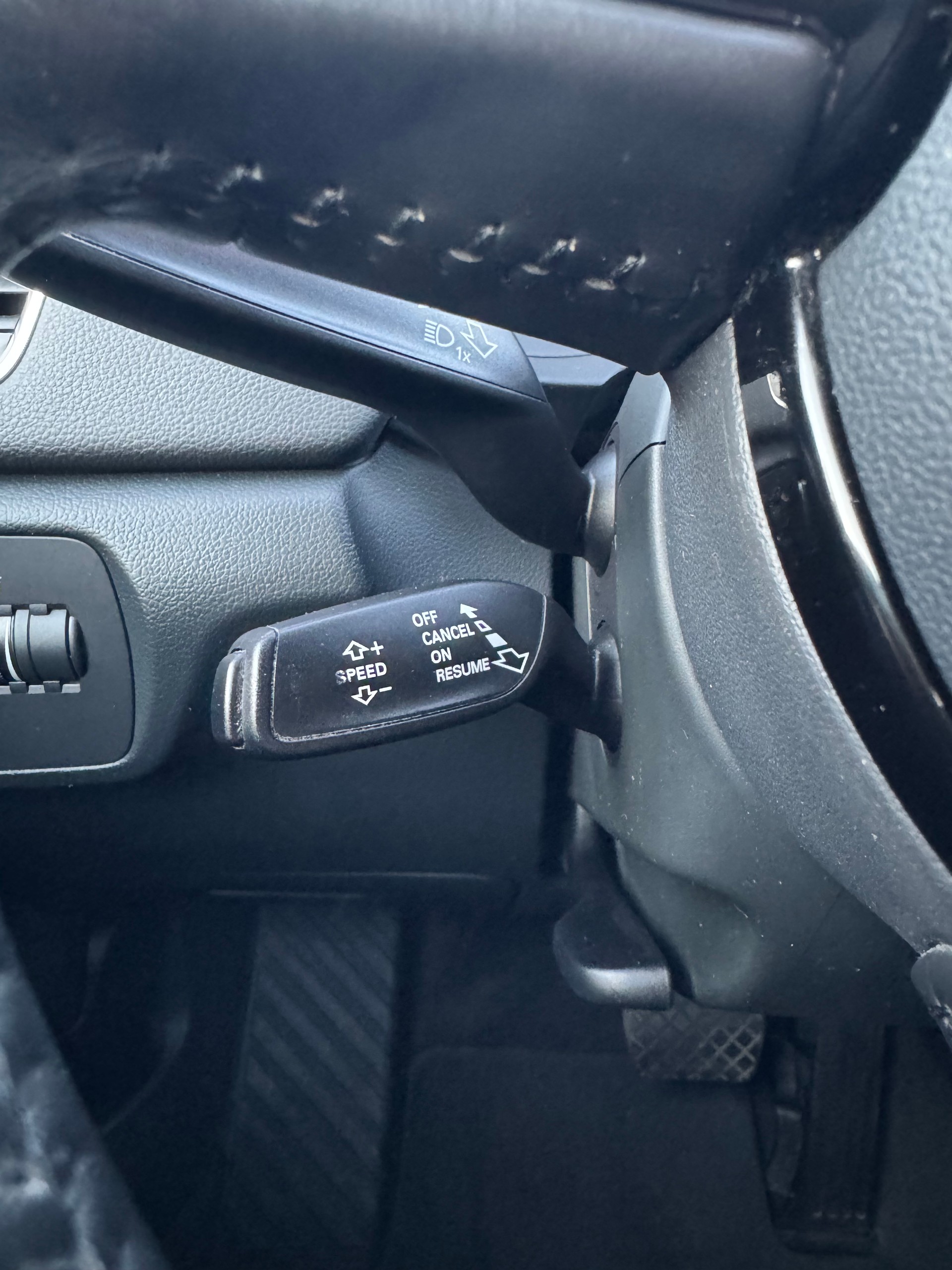 AUDI Q3 2.0 TDI quattro S-tronic-image-10