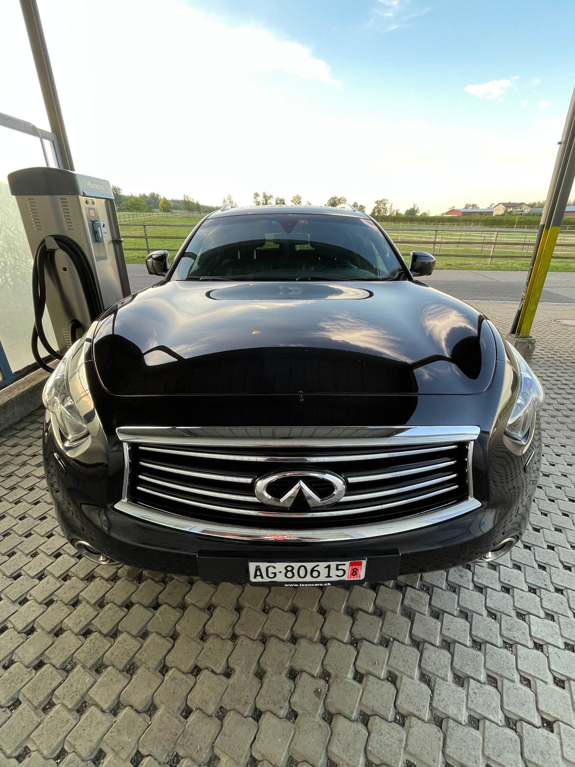 INFINITI Qx 70 Sport
