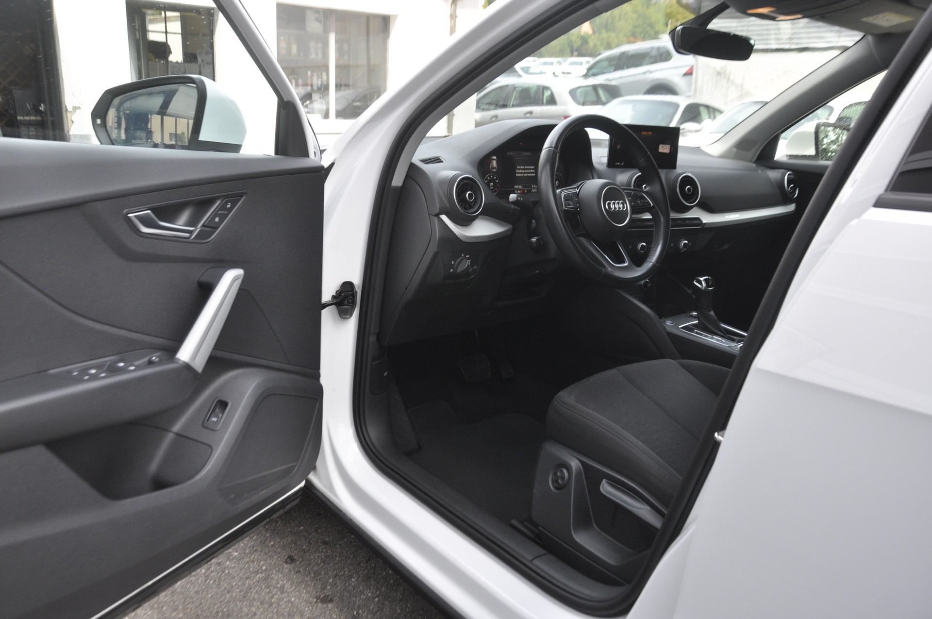 AUDI Q2 35 TFSI S-tronic-image-3