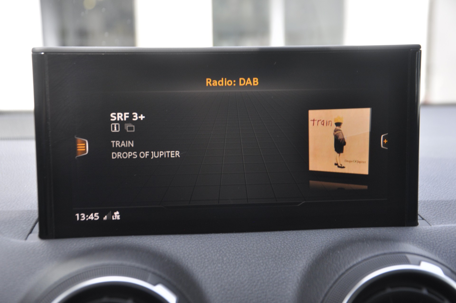 AUDI Q2 35 TFSI S-tronic-image-11