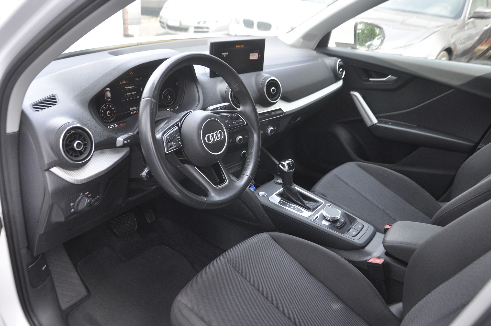 AUDI Q2 35 TFSI S-tronic-image-5