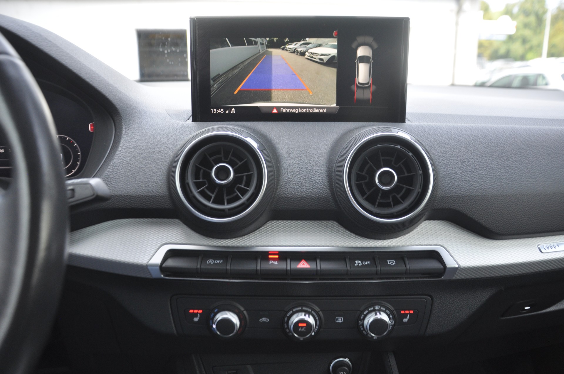 AUDI Q2 35 TFSI S-tronic-image-10