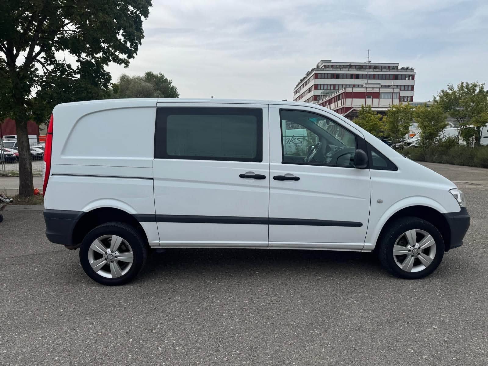 MERCEDES-BENZ Vito 113 CDI Blue Efficiency 4X4-image-4
