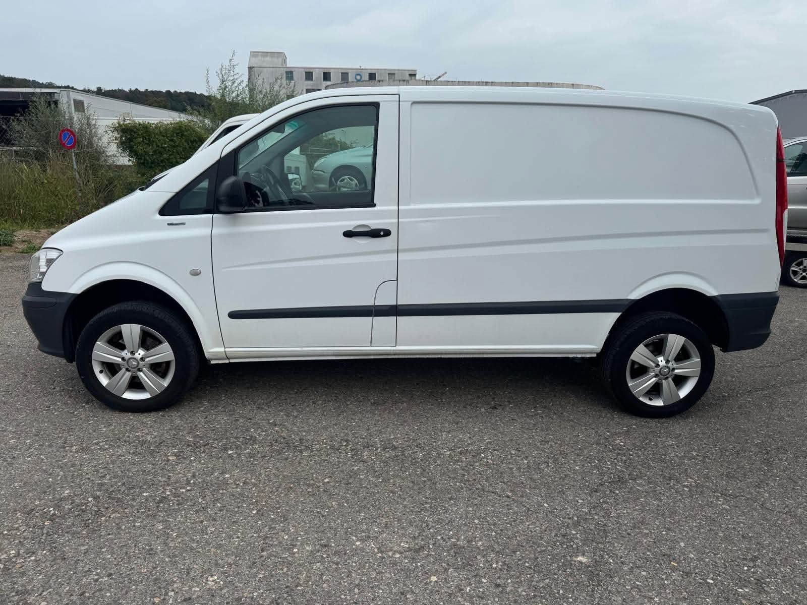 MERCEDES-BENZ Vito 113 CDI Blue Efficiency 4X4-image-3