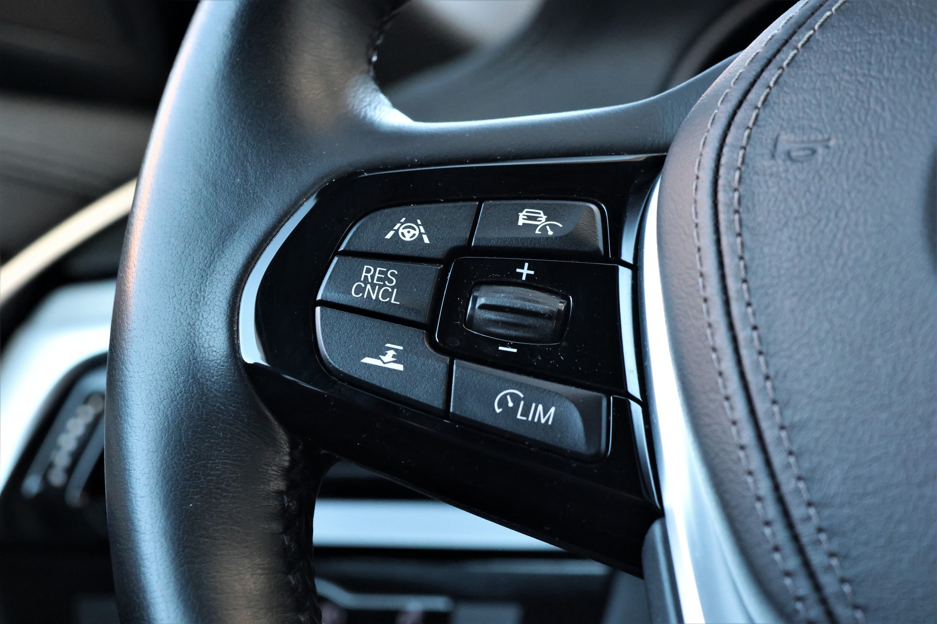 BMW 540i xDrive Luxury Line Steptronic (CH)-image-15