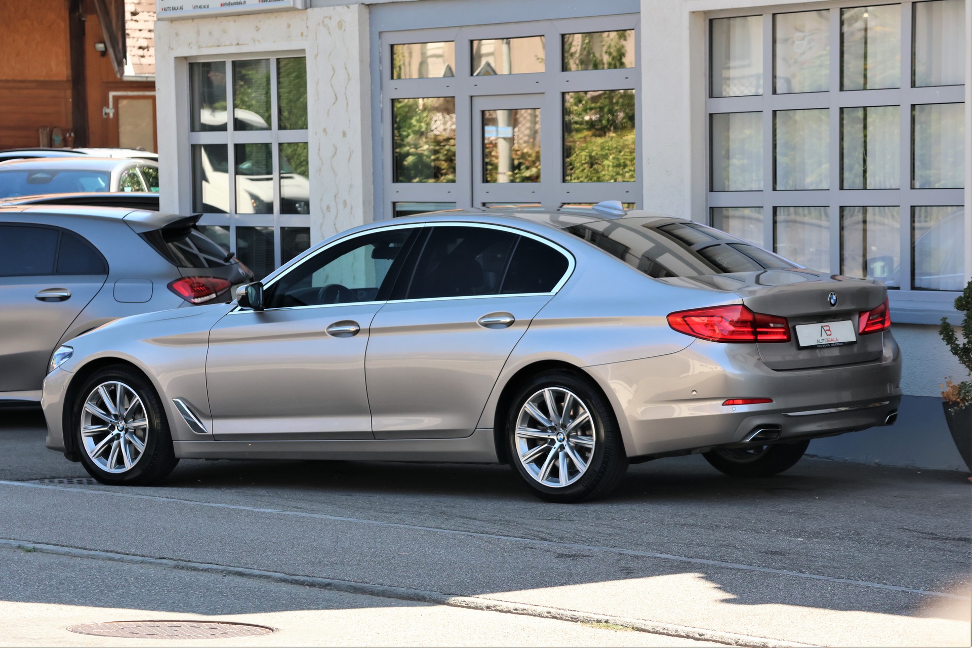 BMW 540i xDrive Luxury Line Steptronic (CH)-image-4