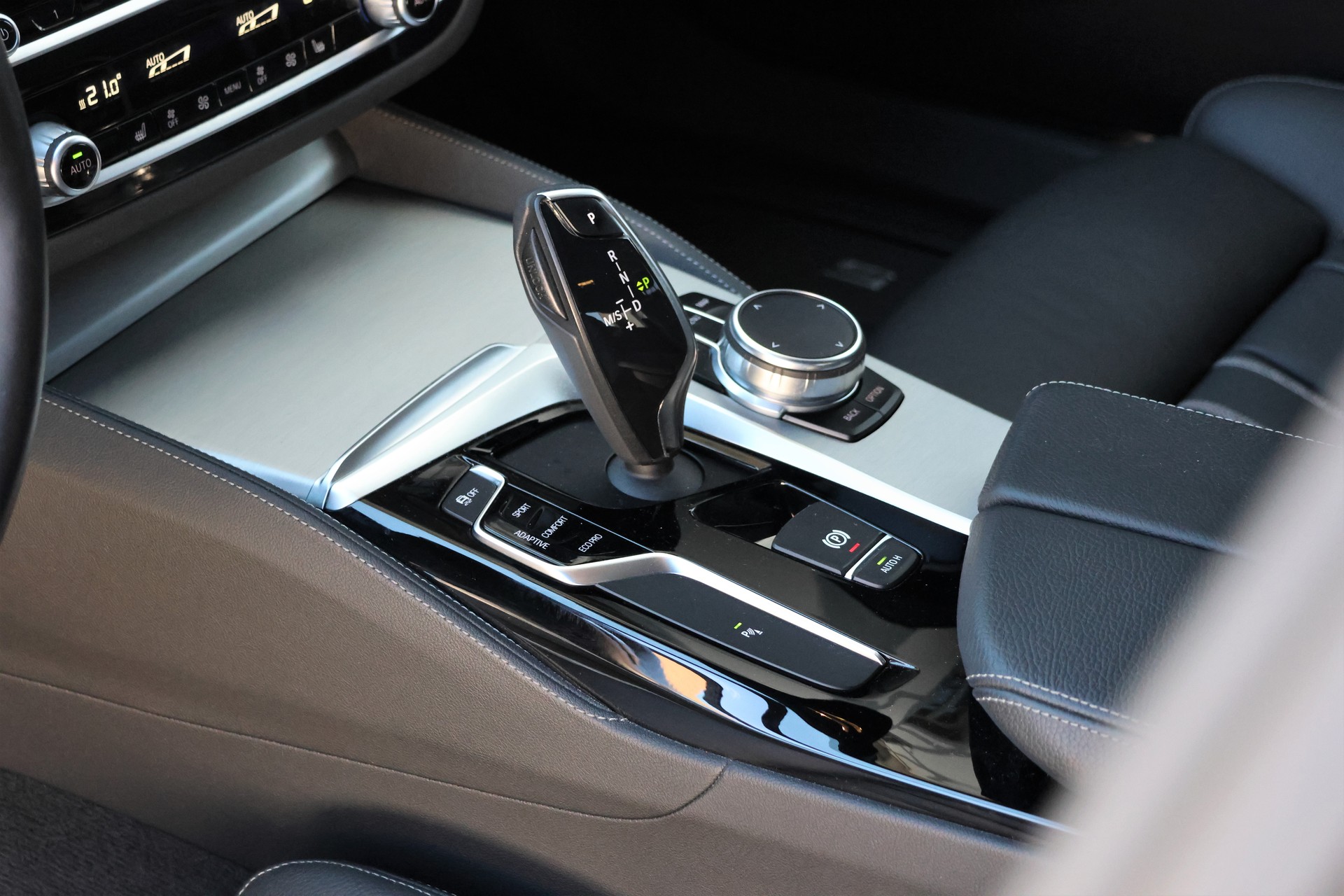 BMW 540i xDrive Luxury Line Steptronic (CH)-image-10