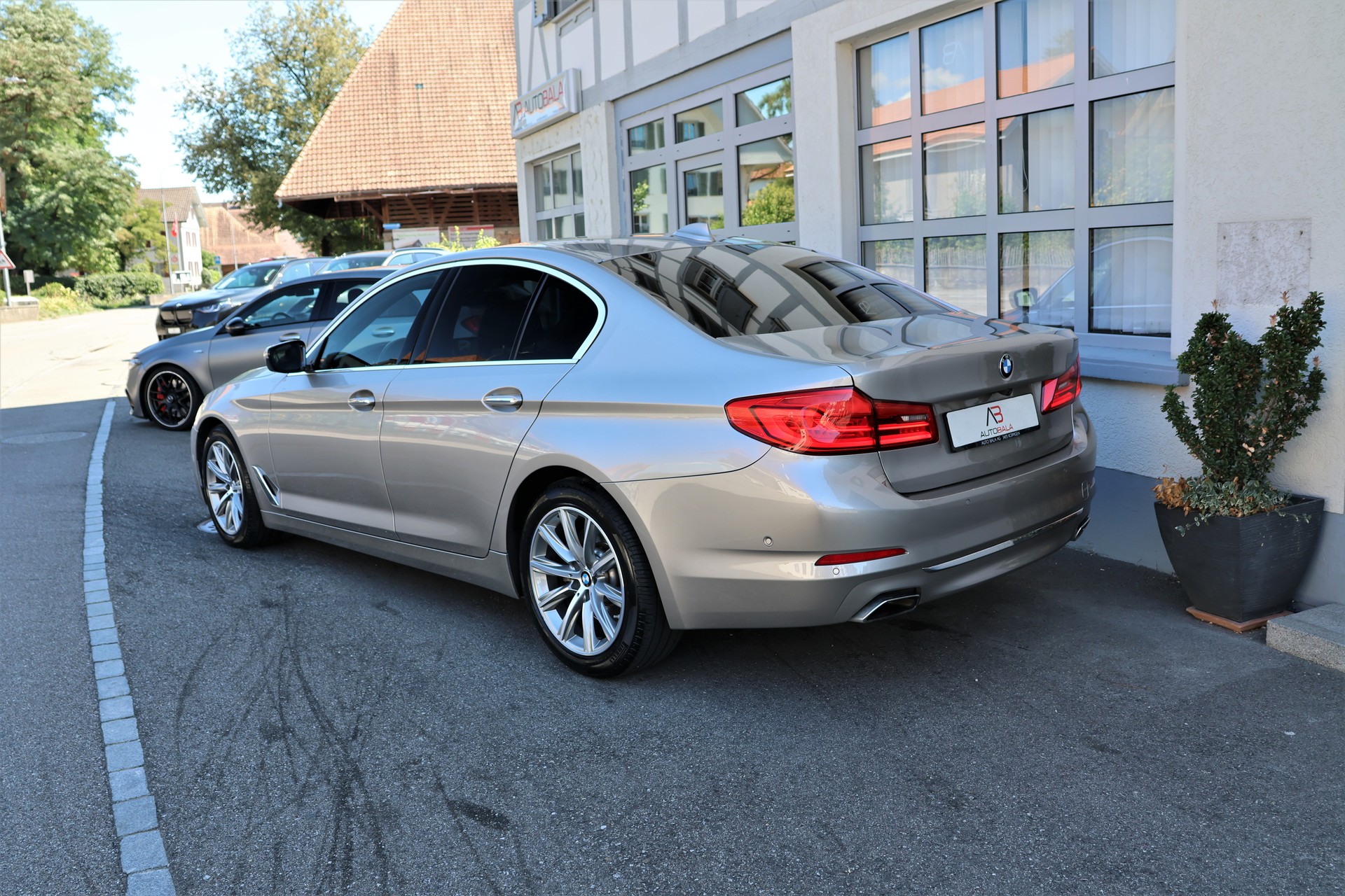 BMW 540i xDrive Luxury Line Steptronic (CH)-image-6
