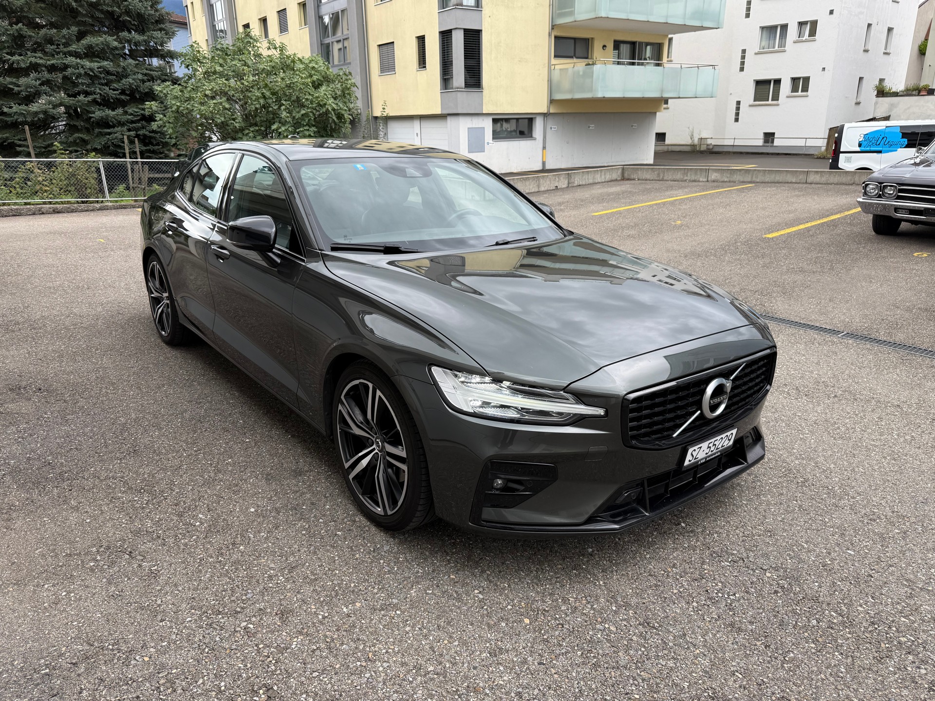 VOLVO S60 B4 Benzin Mild Hybrid R-Design Geartronic-image-2