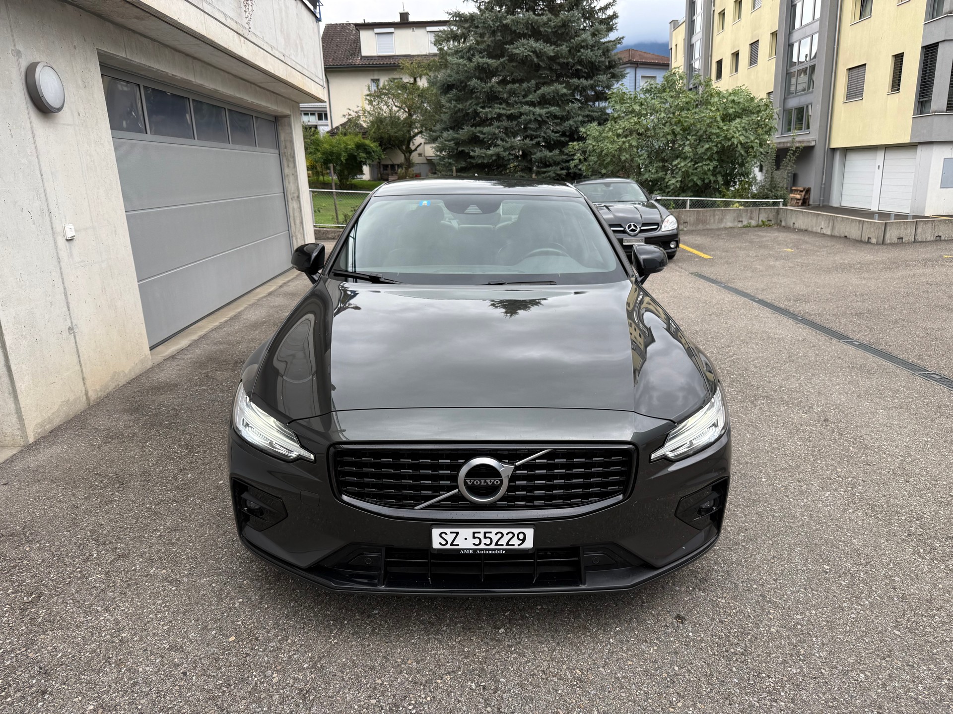 VOLVO S60 B4 Benzin Mild Hybrid R-Design Geartronic-image-1