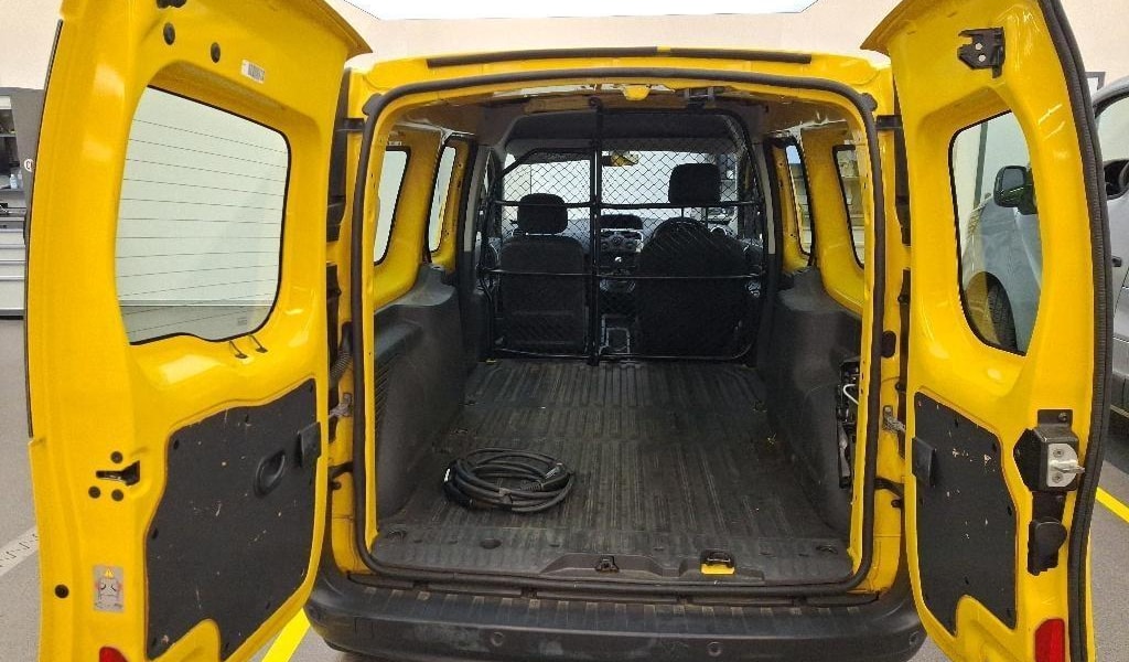 RENAULT Kangoo Maxi dCi 115 Business ** Frisch ab MFK & Service ** CH - 1. Hand ** 2x Schiebetüren ** Klimaanlage **-image-4
