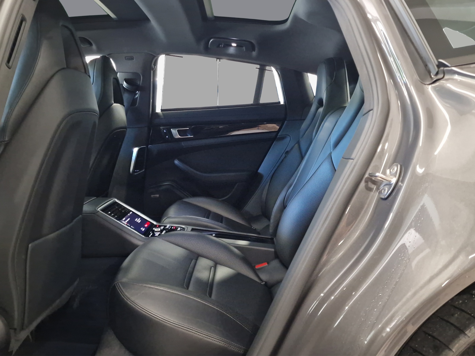 PORSCHE Panamera 4 E-Hybrid PDK-image-11