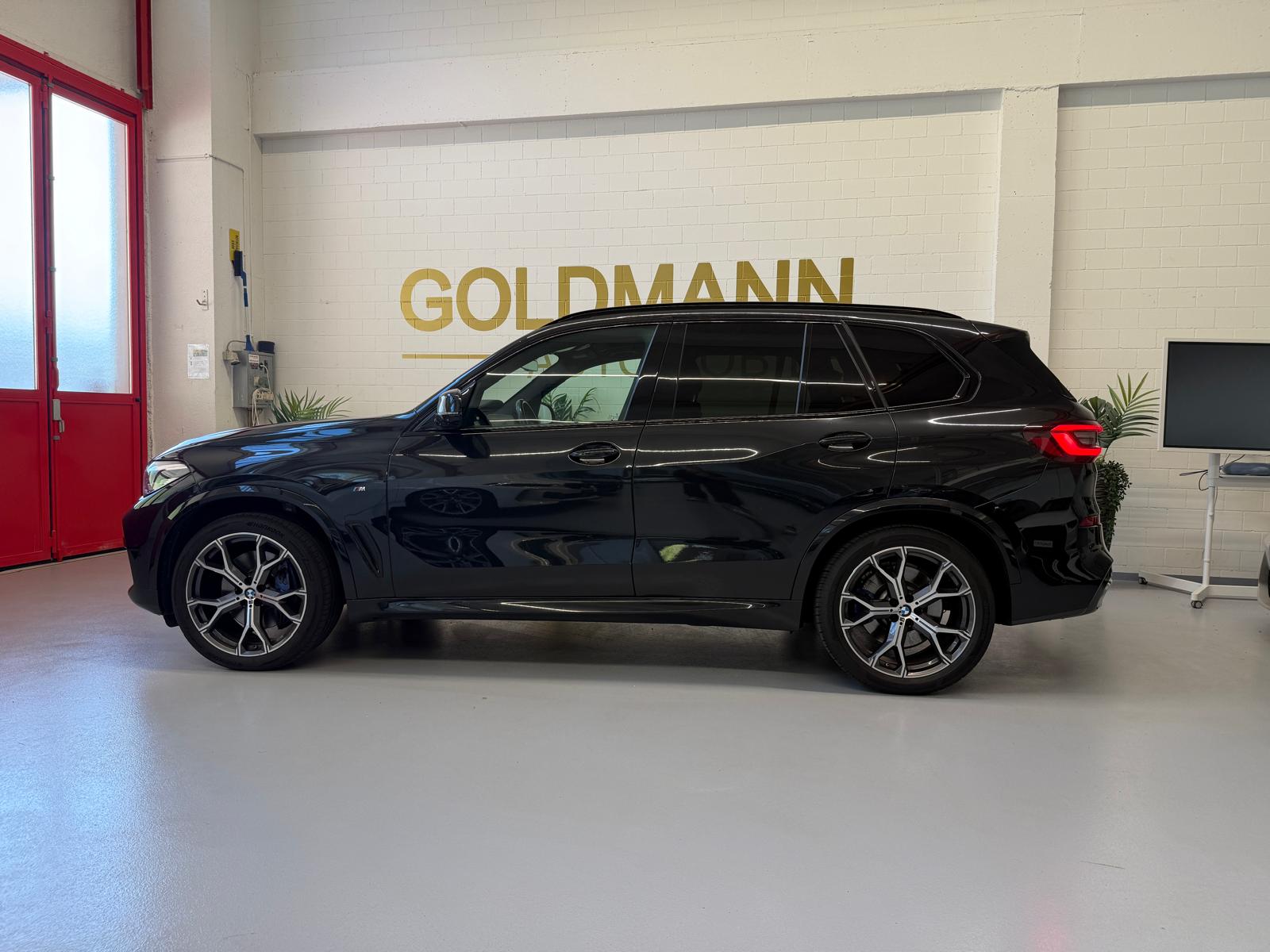BMW X5 xDrive 48V 30d M Sport Steptronic-image-2