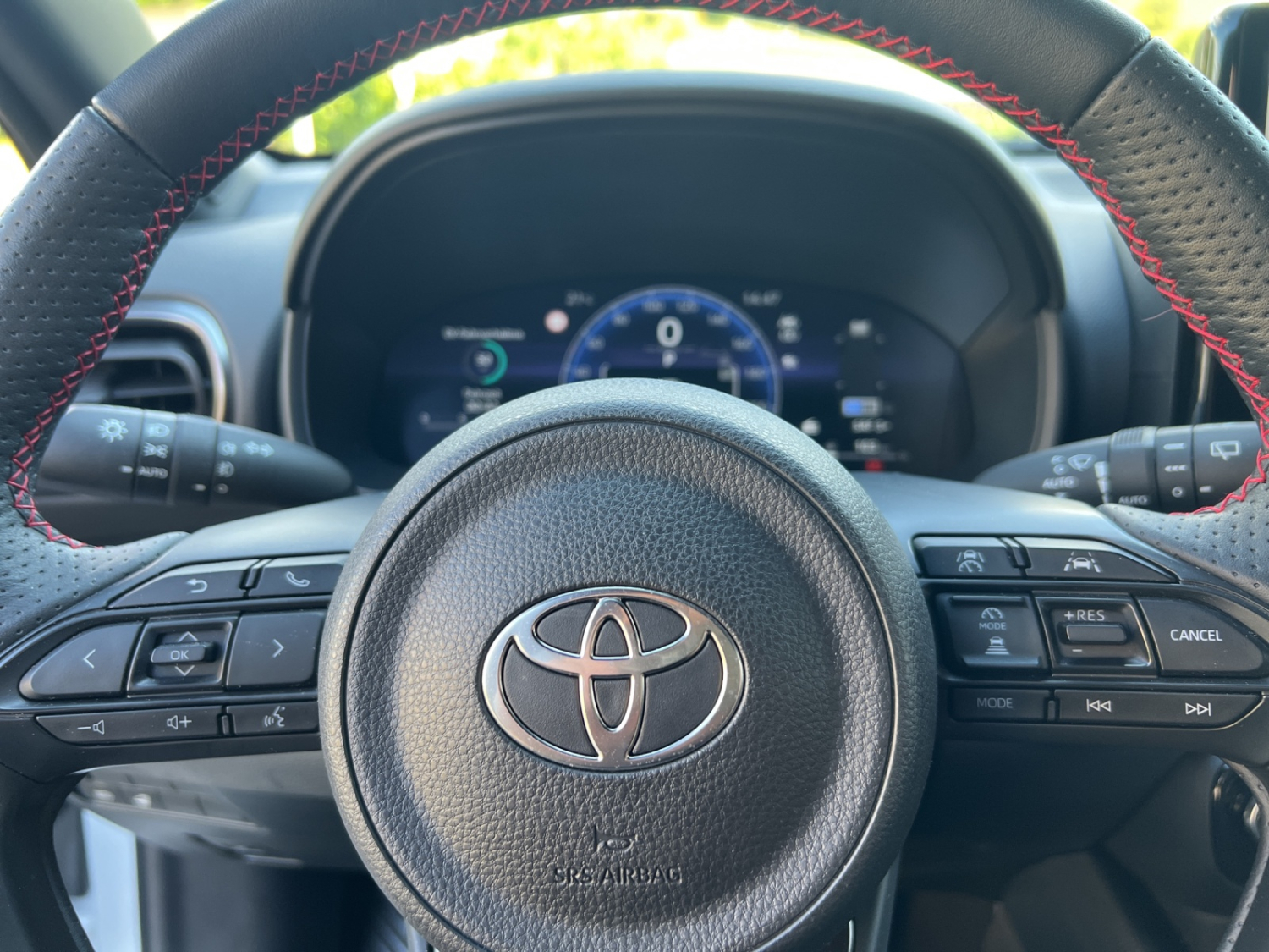 TOYOTA Yaris 1.5 VVT-i HSD GR Sport-image-12