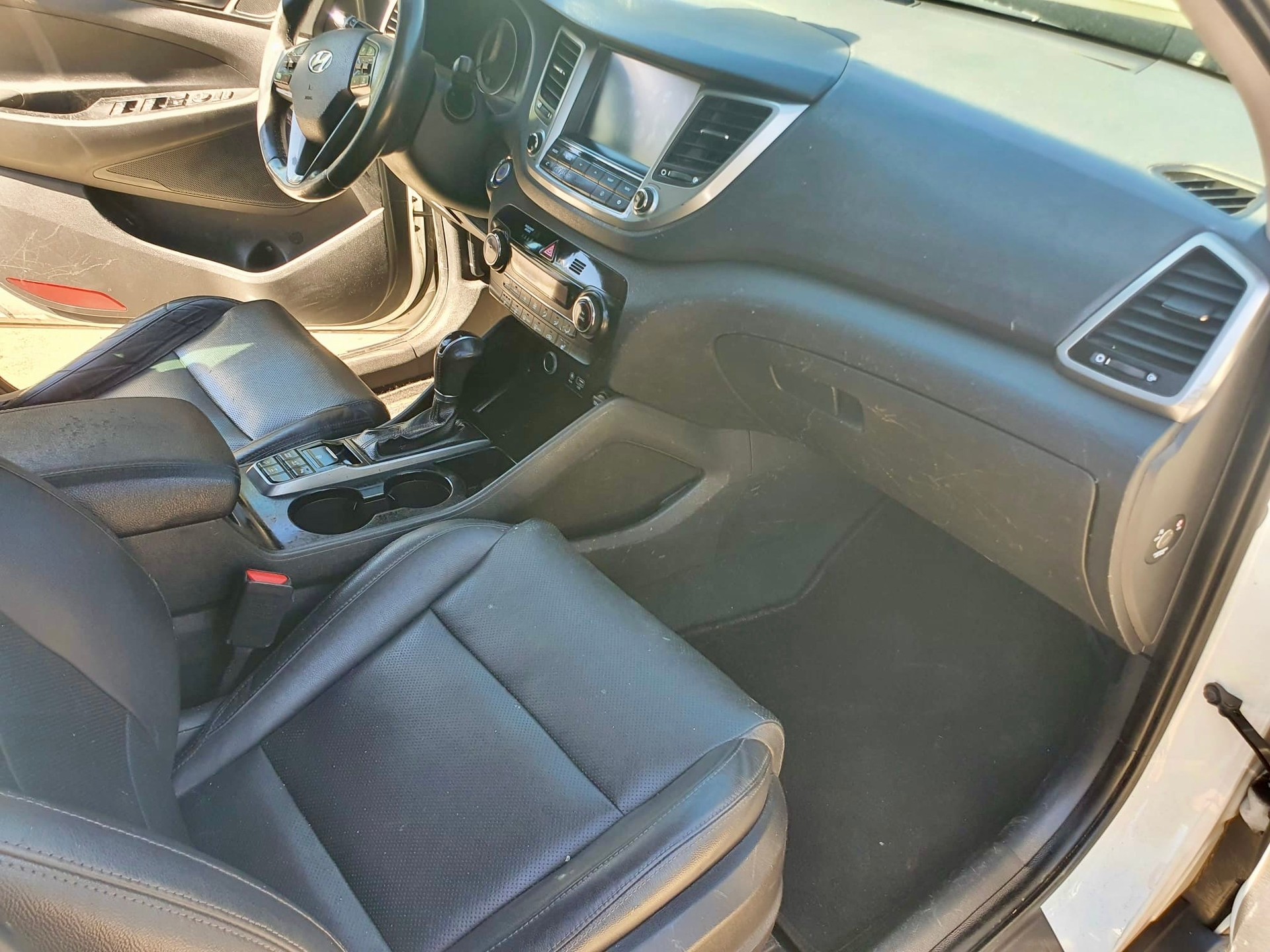 HYUNDAI Tucson 2.0 CRDI exxtra Plus 4WD Automatic-image-9