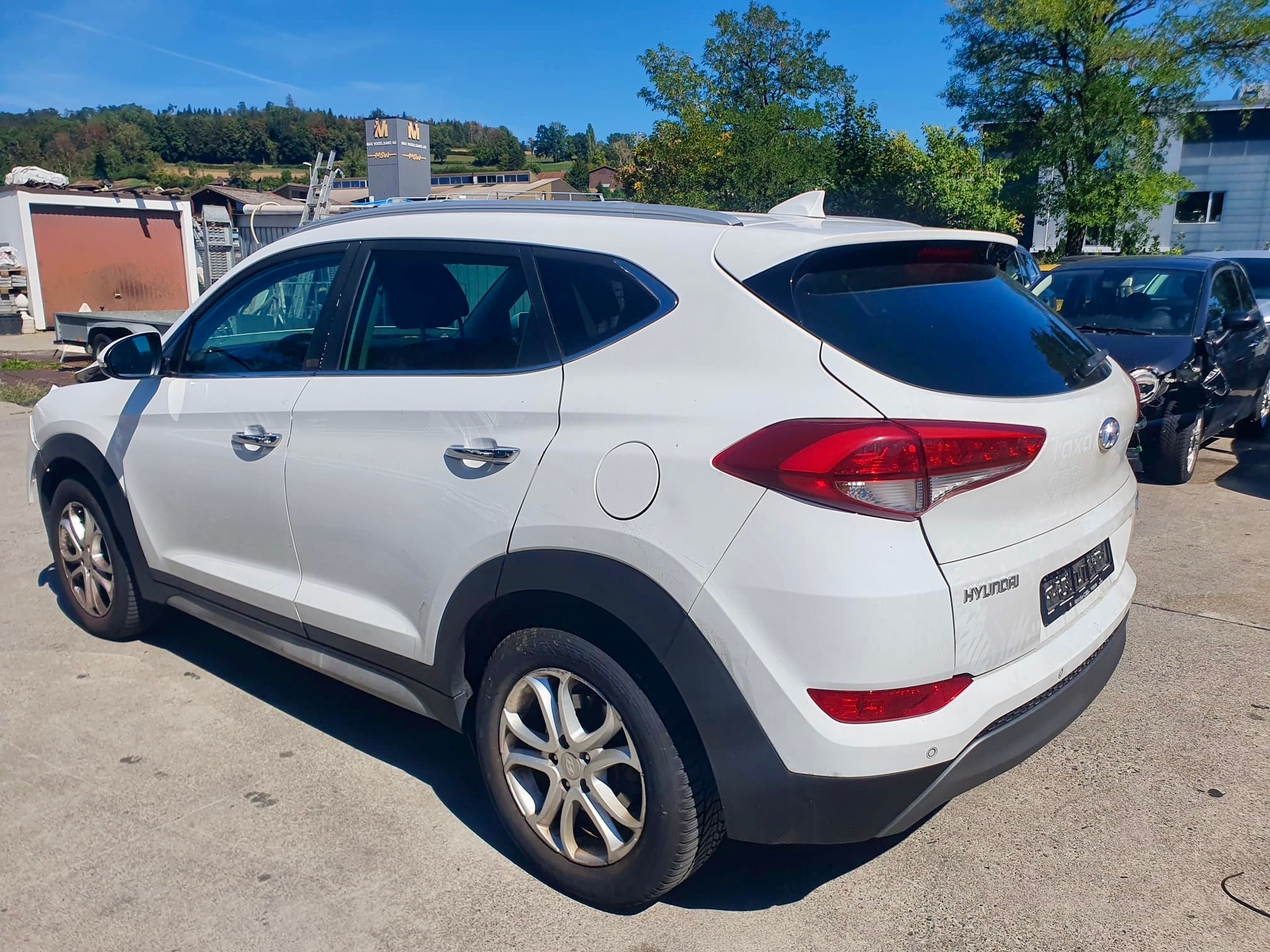 HYUNDAI Tucson 2.0 CRDI exxtra Plus 4WD Automatic-image-5