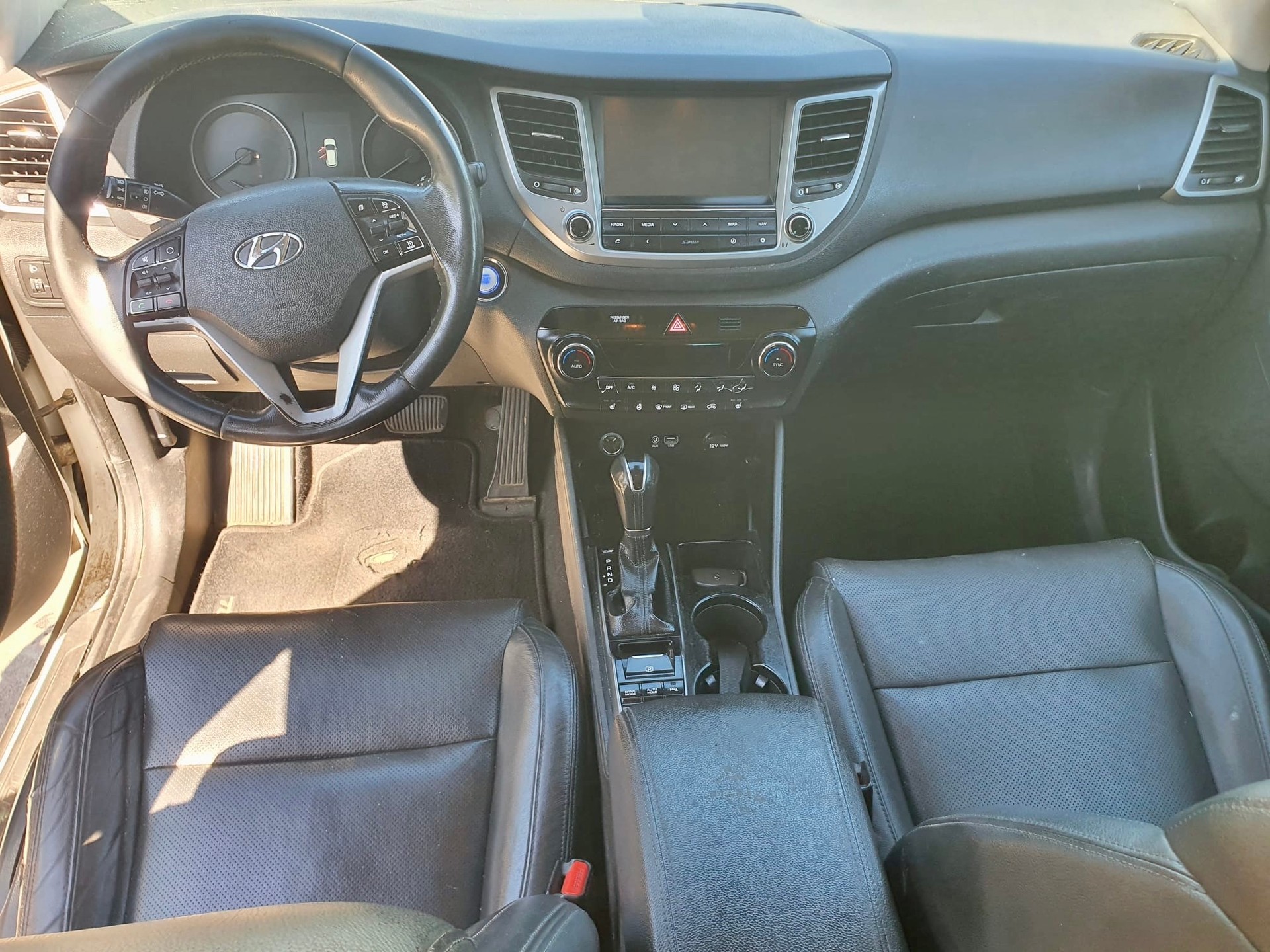 HYUNDAI Tucson 2.0 CRDI exxtra Plus 4WD Automatic-image-8