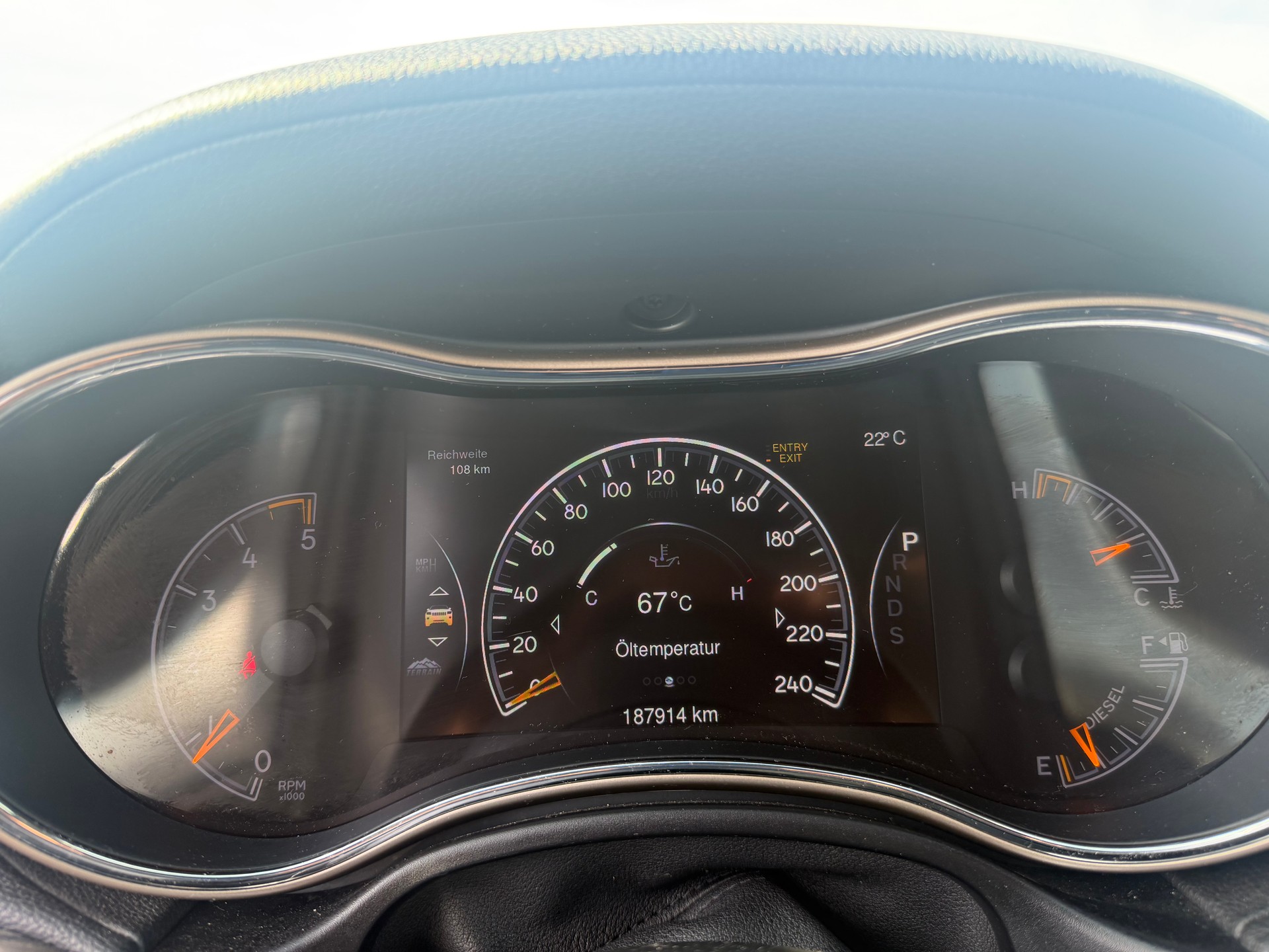 JEEP Grand Cherokee 3.0 CRD Overland Automatic-image-11