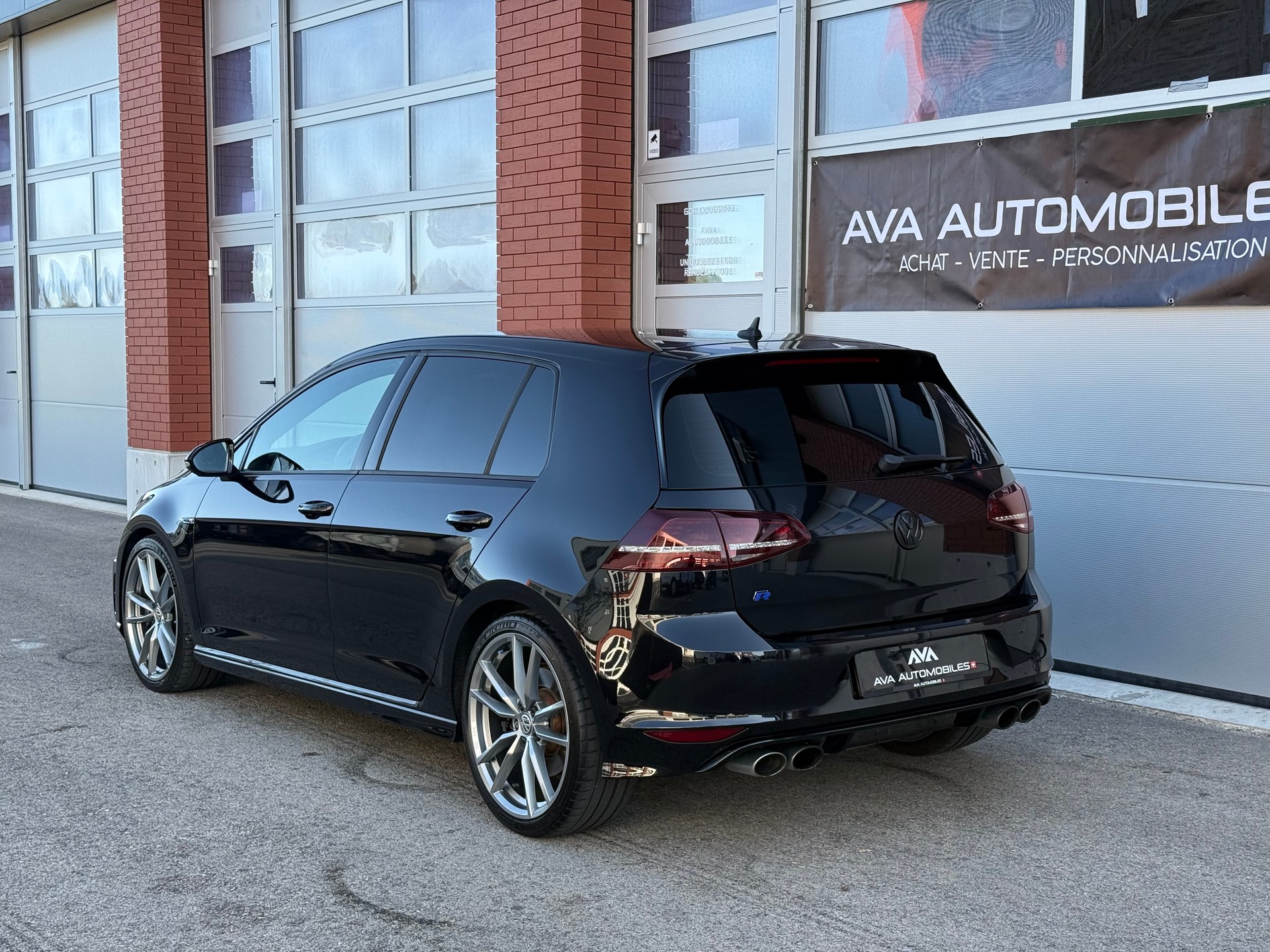 VW Golf 2.0 TSI R 4Motion DSG-image-5