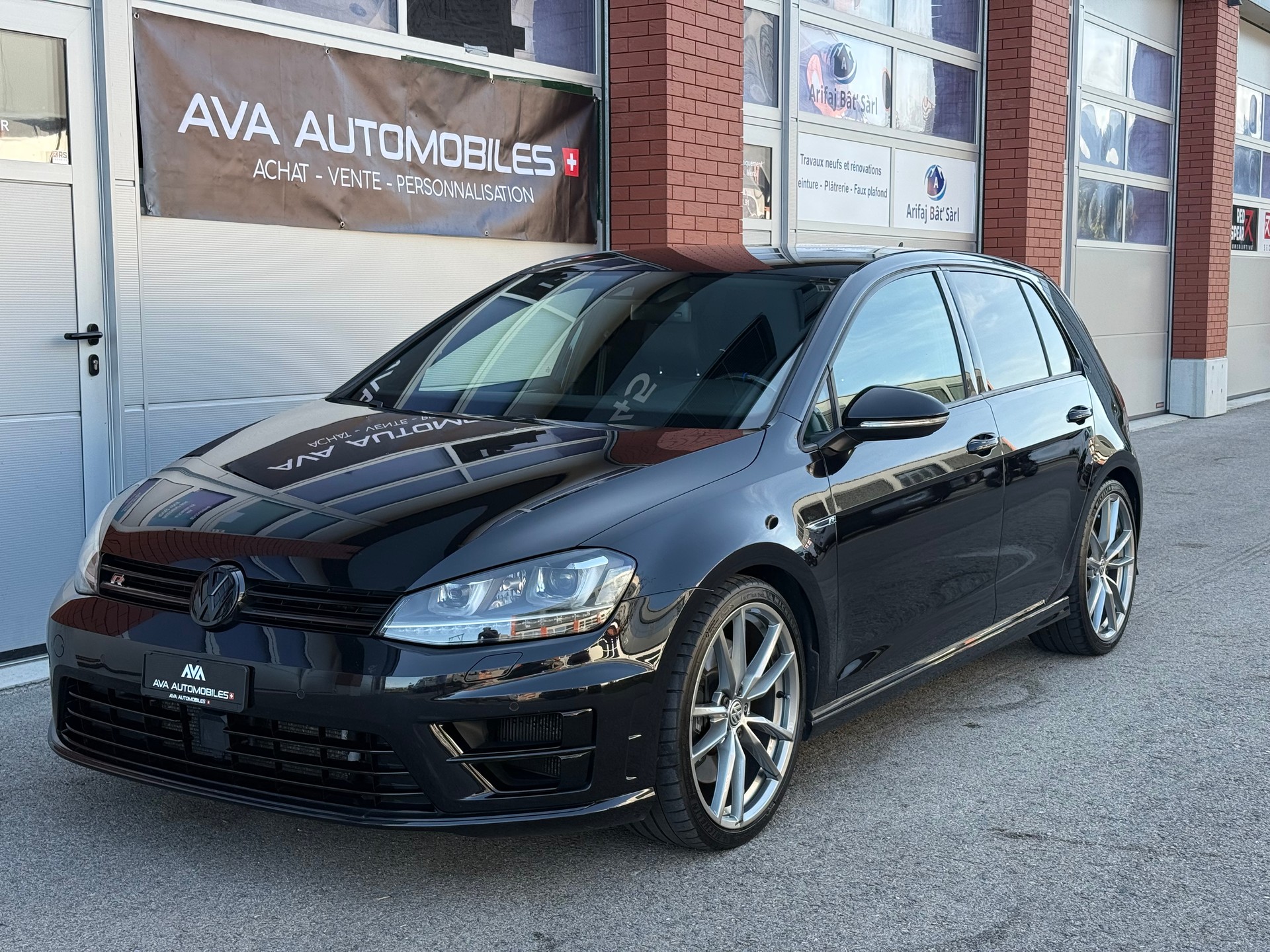 VW Golf 2.0 TSI R 4Motion DSG-image-0