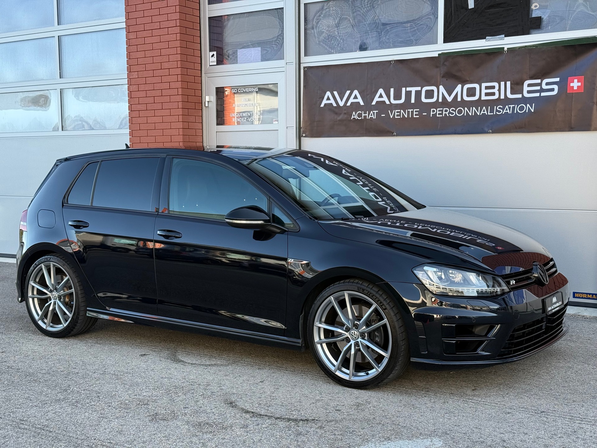 VW Golf 2.0 TSI R 4Motion DSG-image-8