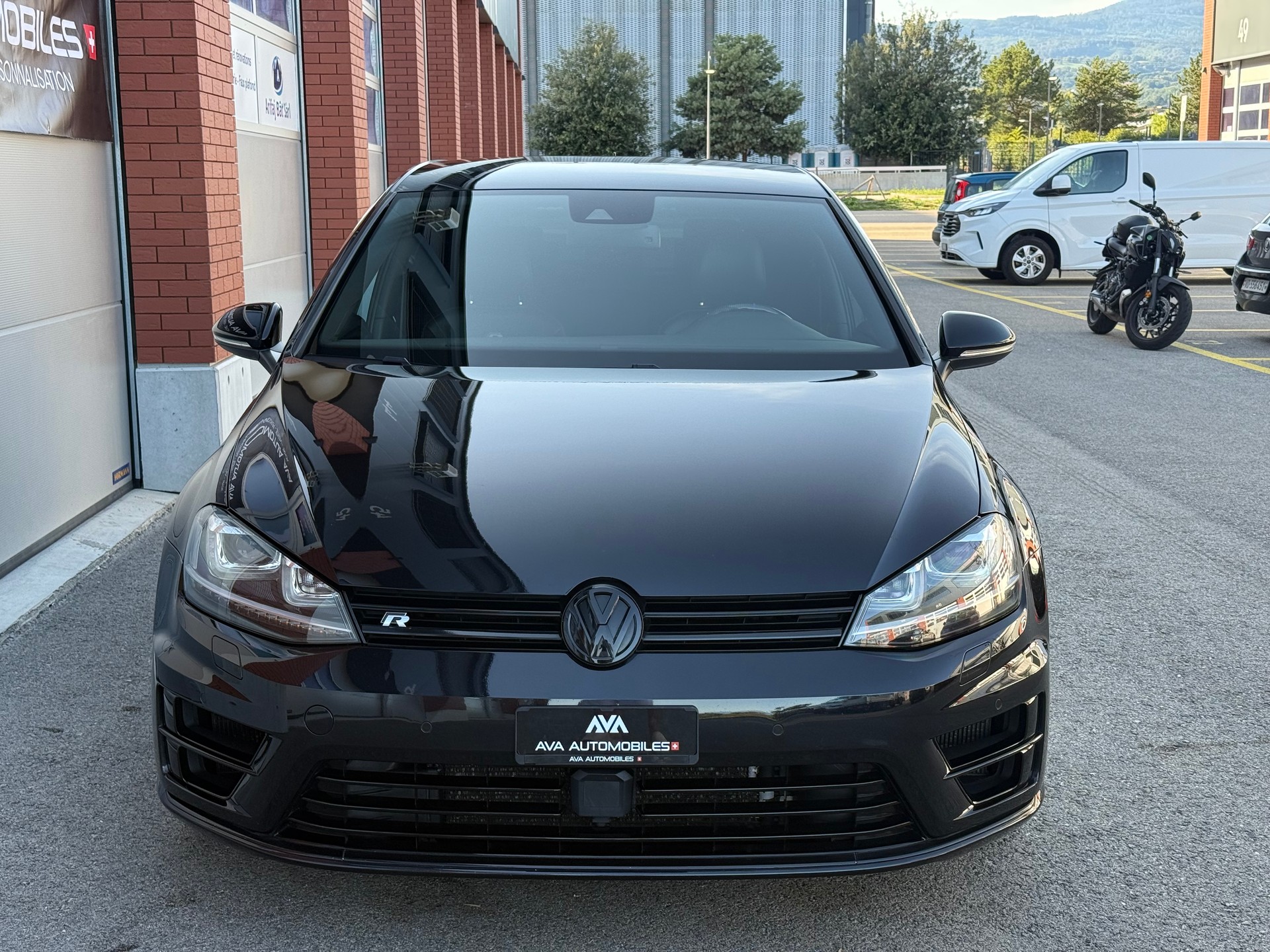 VW Golf 2.0 TSI R 4Motion DSG-image-1