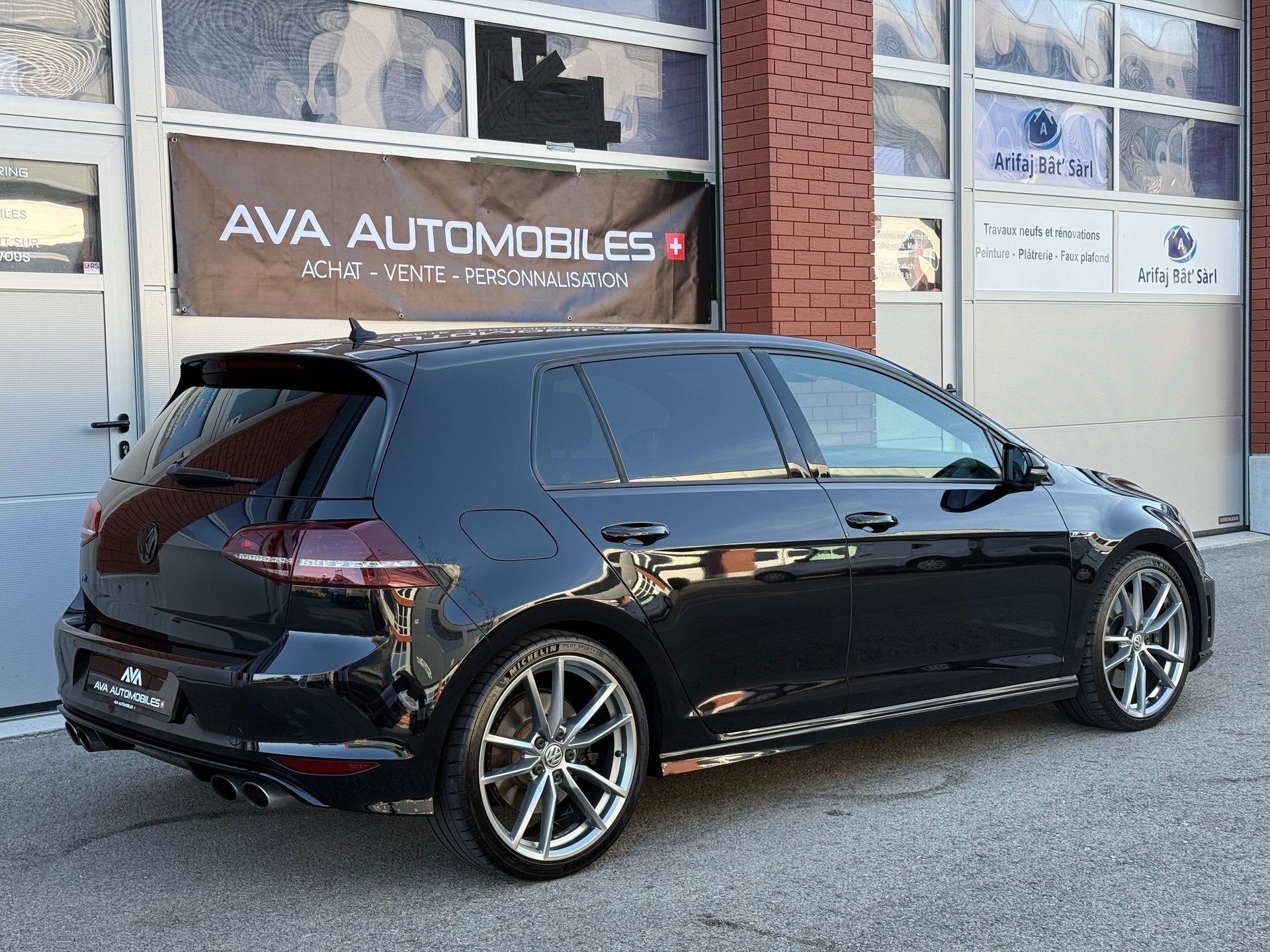 VW Golf 2.0 TSI R 4Motion DSG-image-10