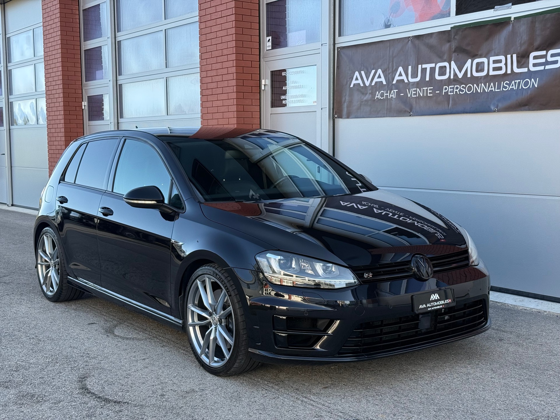 VW Golf 2.0 TSI R 4Motion DSG-image-7