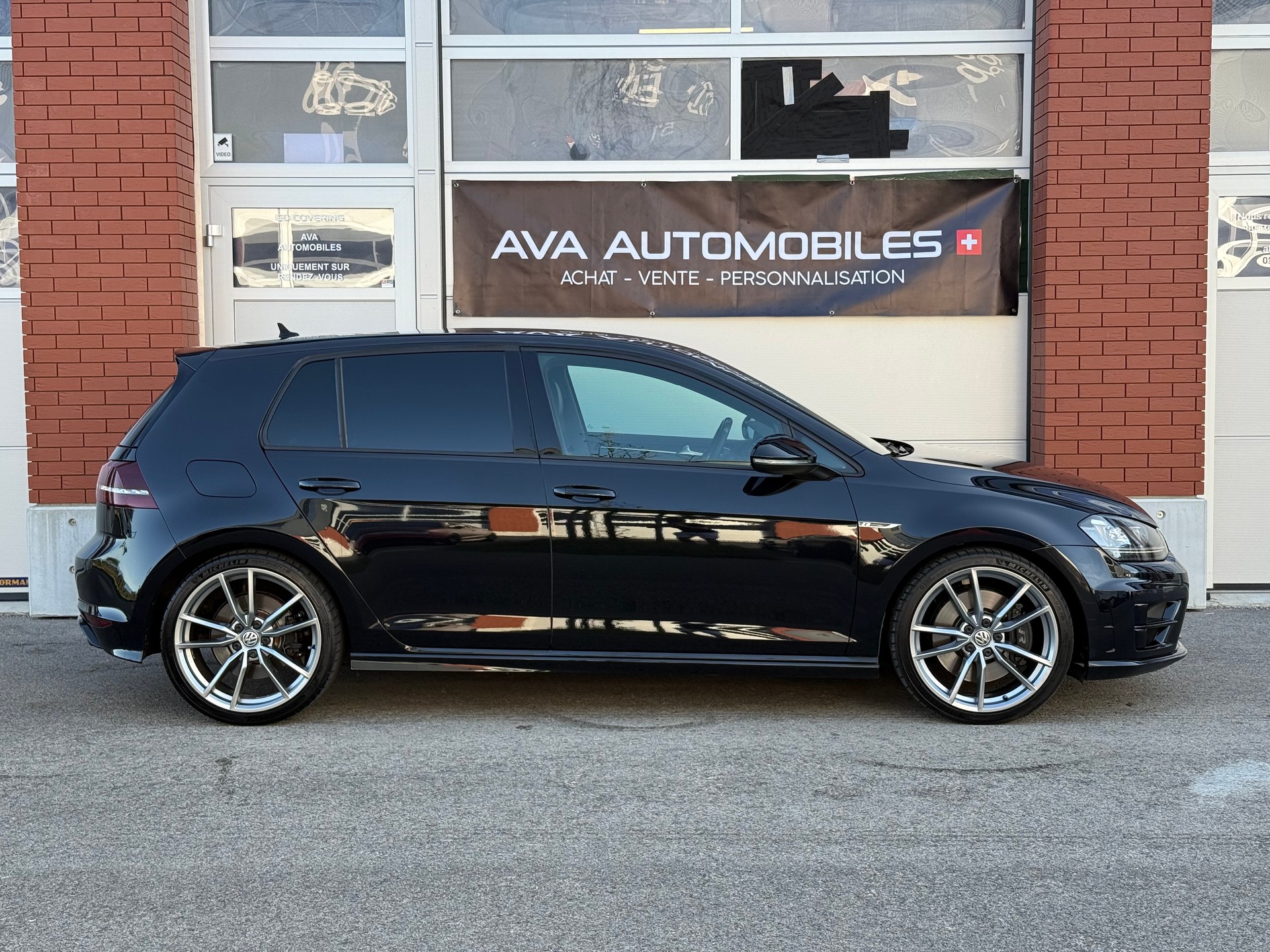 VW Golf 2.0 TSI R 4Motion DSG-image-9