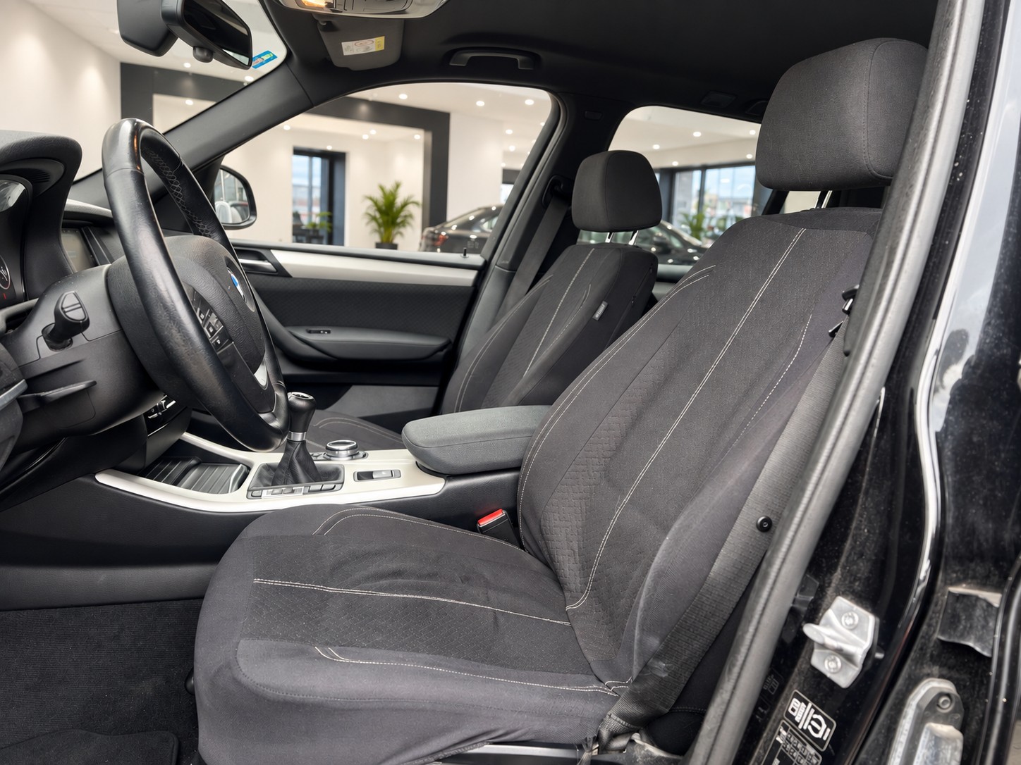 BMW X3 xDrive 20i-image-8