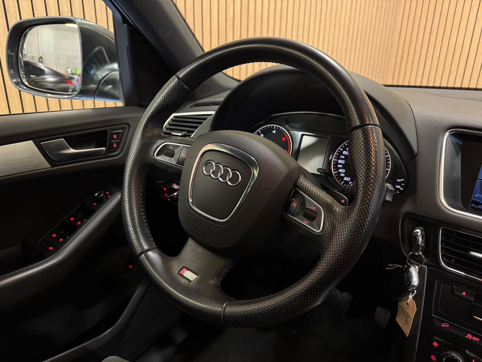 AUDI Q5 2.0 TDI quattro S-tronic-image-8