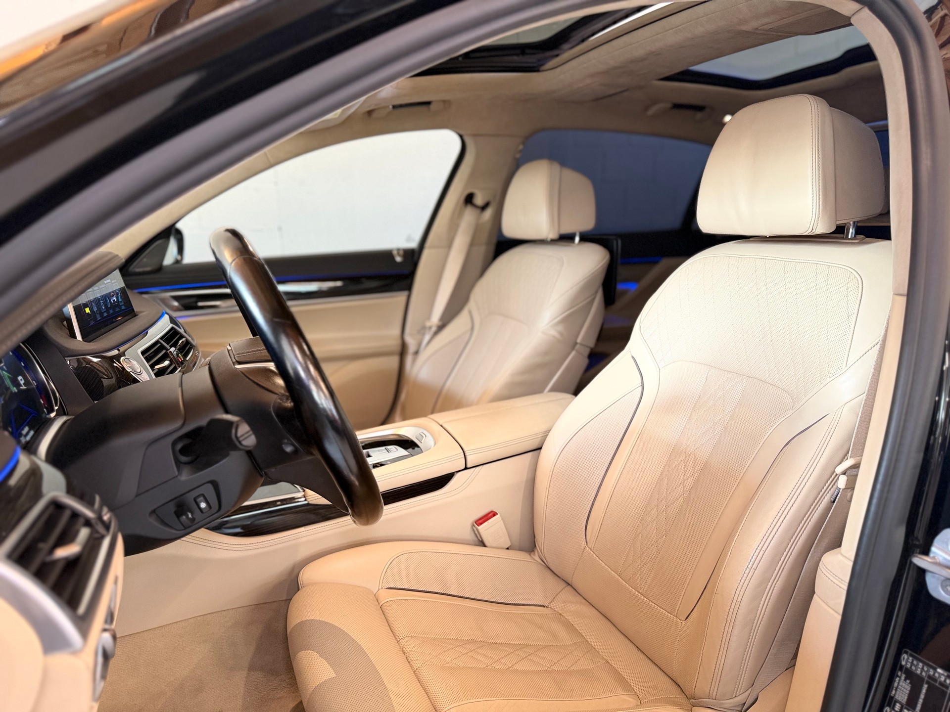 BMW 740Ld xDrive Steptronic-image-10