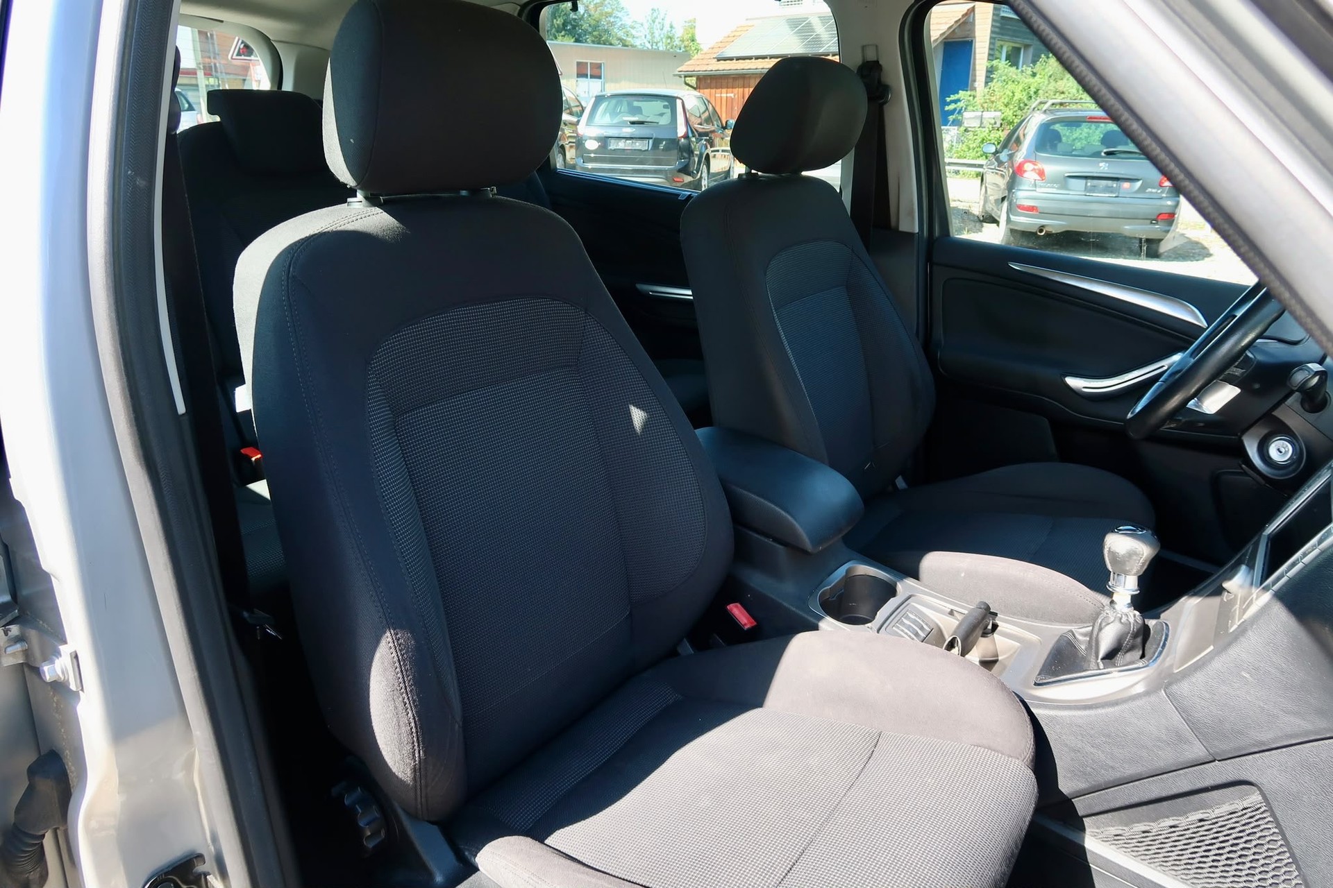 FORD S-Max 2.0 TDCi Titanium-image-9