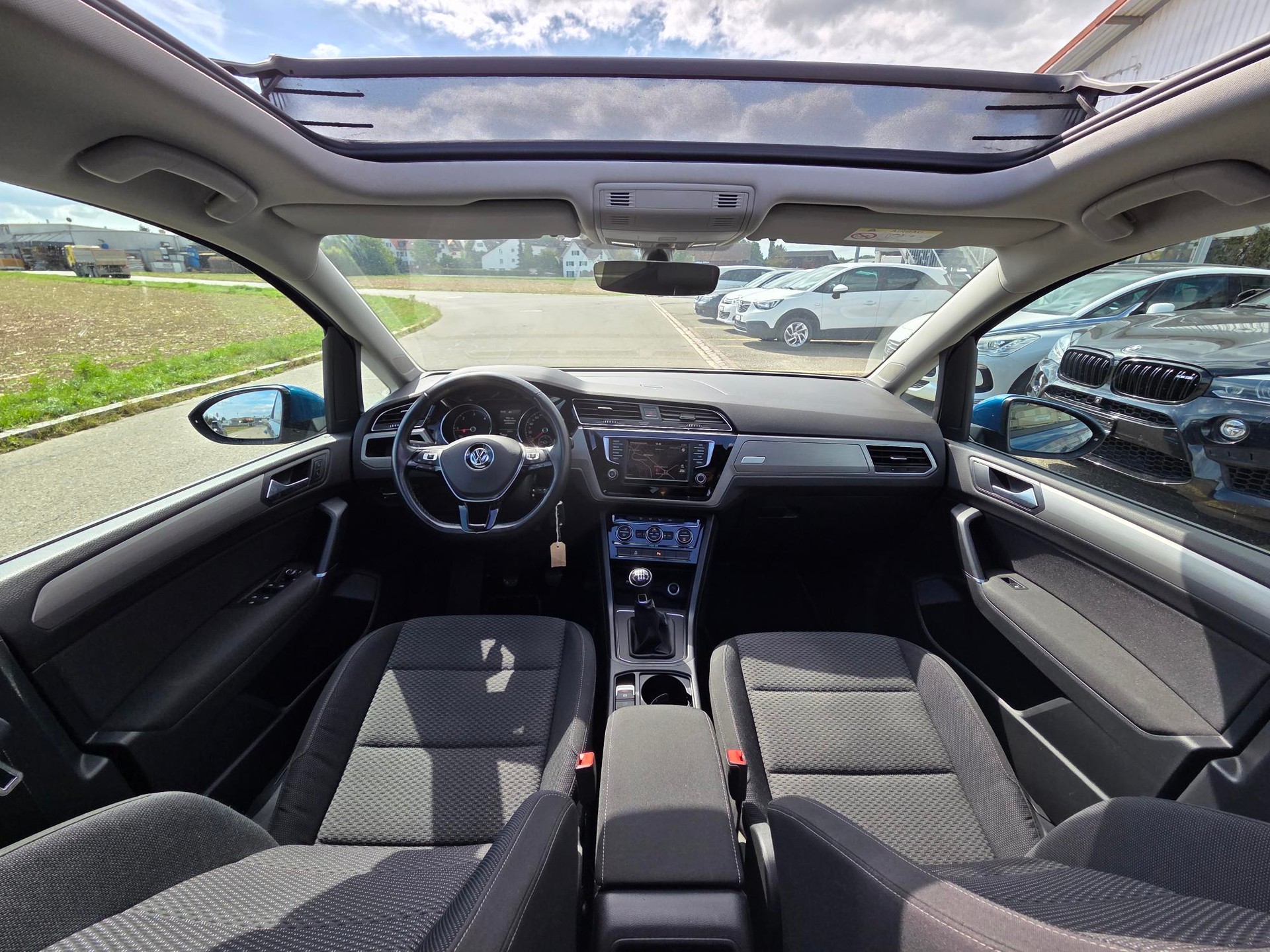 VW Touran 1.6 TDI BlueMotion Technology Trendline-image-6