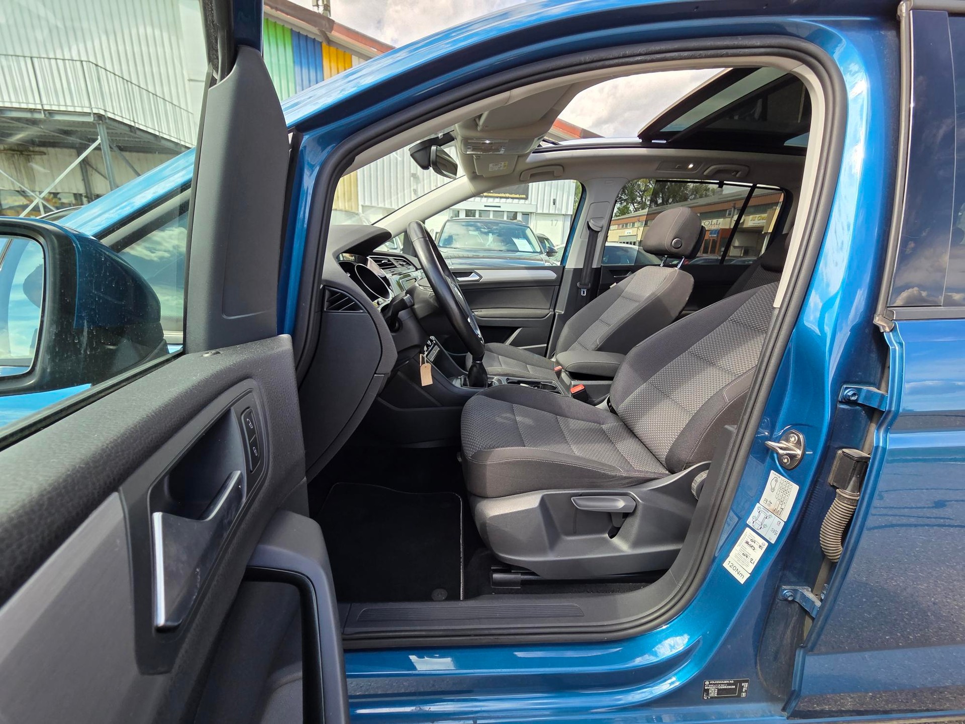 VW Touran 1.6 TDI BlueMotion Technology Trendline-image-7