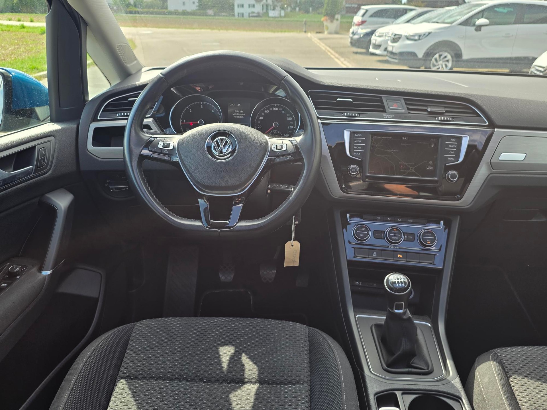 VW Touran 1.6 TDI BlueMotion Technology Trendline-image-13
