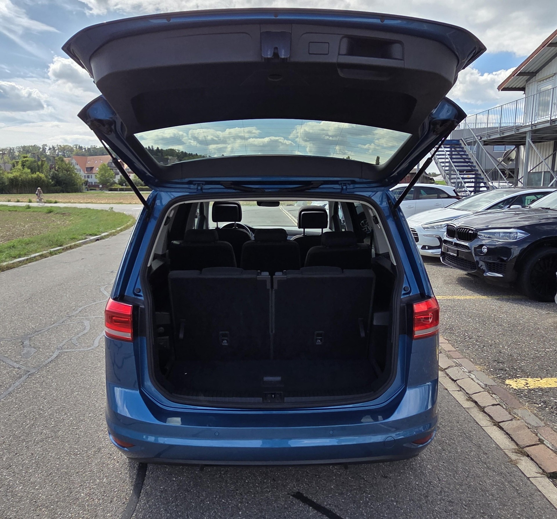 VW Touran 1.6 TDI BlueMotion Technology Trendline-image-14